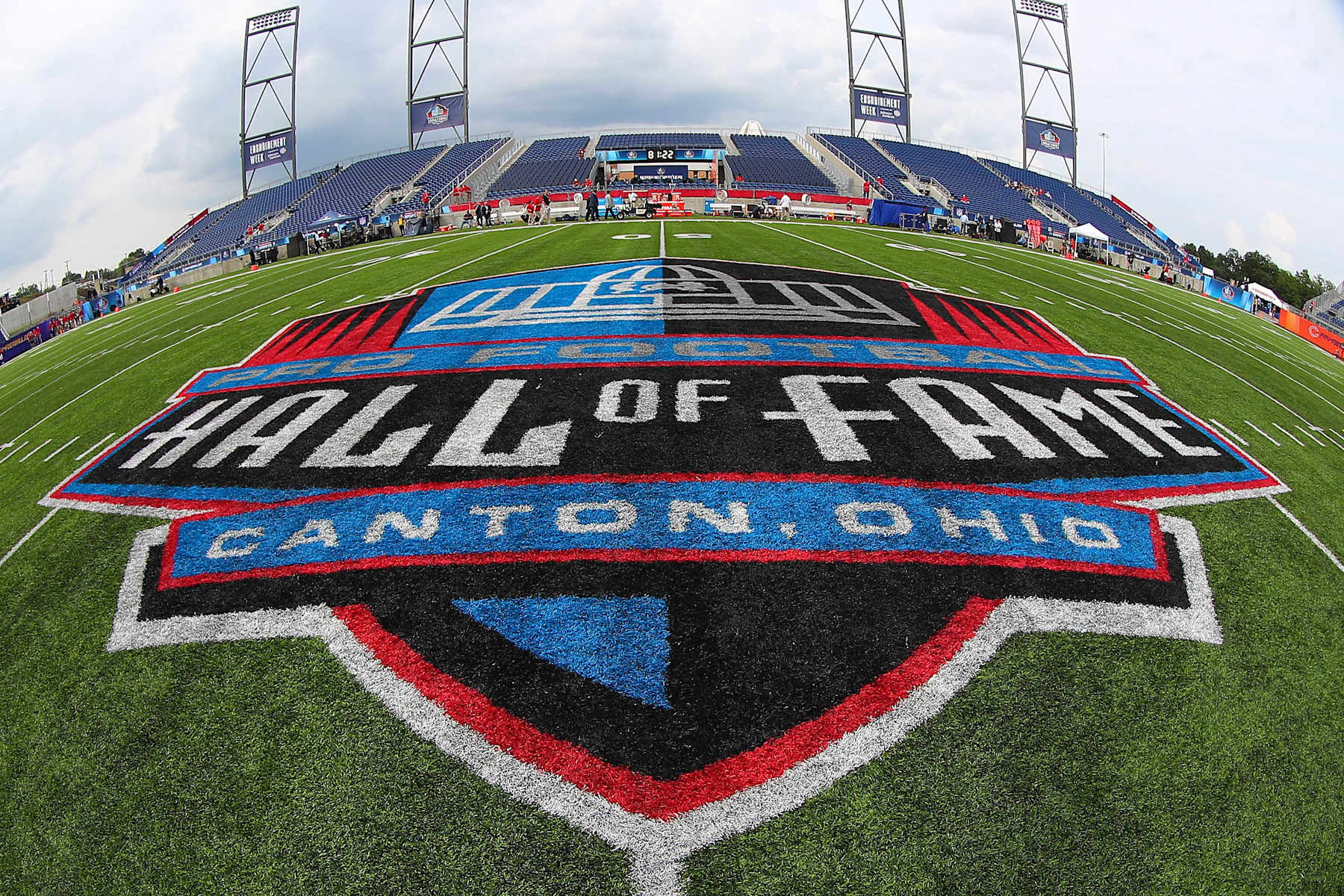 CANTON, OH - AUGUST 02:   A General view of the Hall of Fame Logo at midfield prior to the National Football League Hall of Fame Game between the Chicago Bears and the Baltimore Ravens on August 2, 2018 at Tom Benson Hall of Fame Stadium in Canton, Ohi0.(Photo by Rich Graessle/Icon Sportswire via Getty Images)