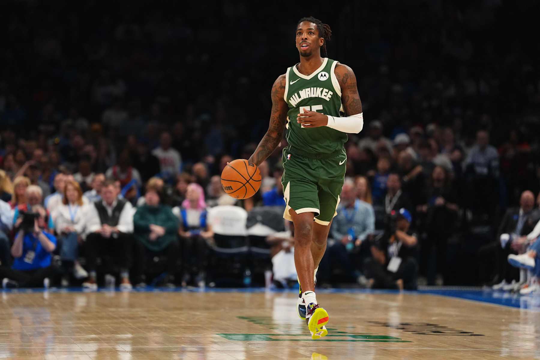 OKLAHOMA CITY, OK - FEBRUARY 3:  Delon Wright #55 of the Milwaukee Bucks dribbles the ball during the game against the Oklahoma City Thunder  on February 3, 2025 at Paycom Center in Oklahoma City, Oklahoma. NOTE TO USER: User expressly acknowledges and agrees that, by downloading and or using this photograph, User is consenting to the terms and conditions of the Getty Images License Agreement. Mandatory Copyright Notice: Copyright 2025 NBAE (Photo by Cooper Neill/NBAE via Getty Images)
