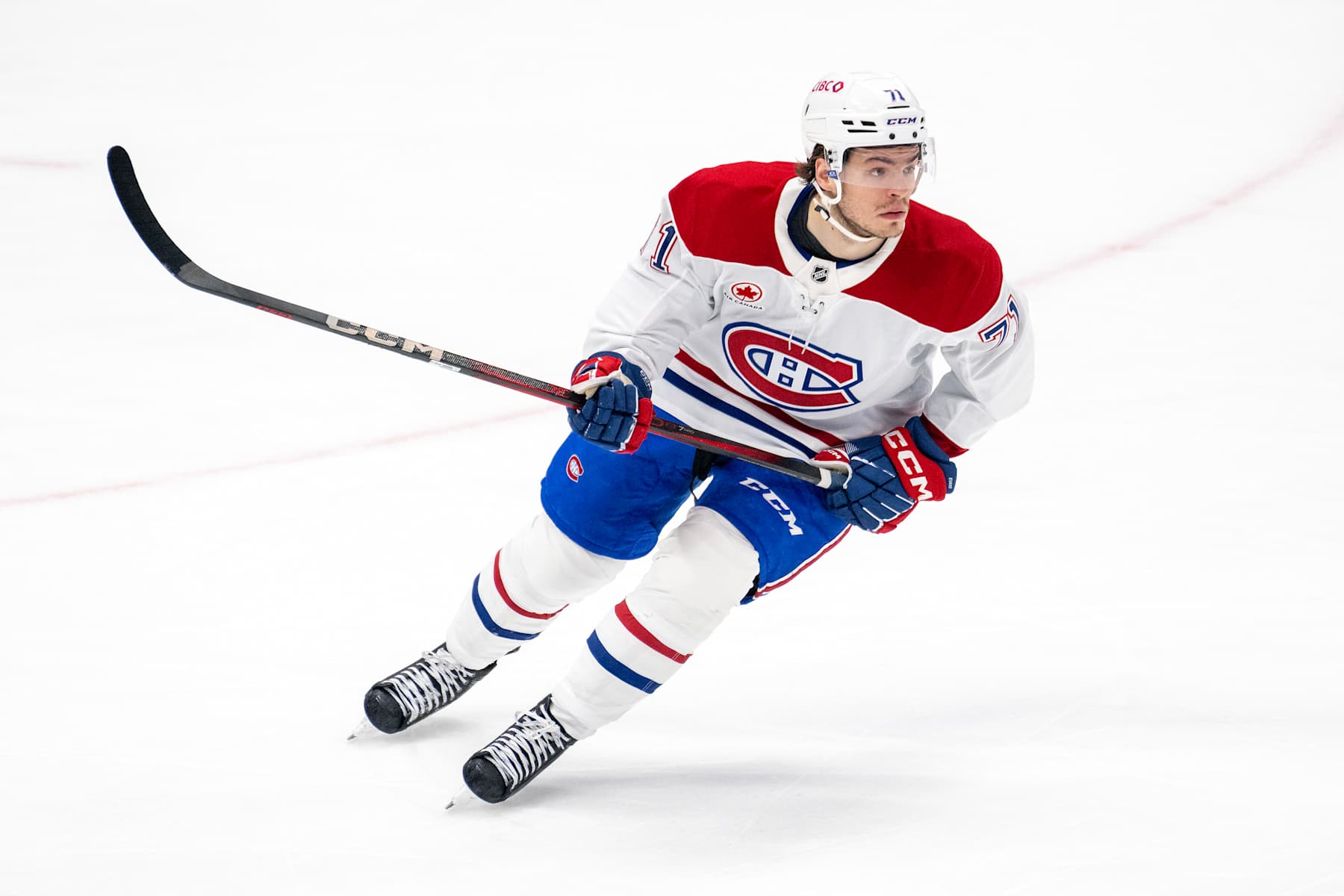 ANAHEIM, CA - FEBRUARY 02: Montreal Canadiens Center Jake Evans (71) turns towards the play during an Anaheim Ducks game versus the Montreal Canadiens on February 2nd, 2025, at the Honda Center in Anaheim, CA.  (Photo by Rob Curtis/Icon Sportswire via Getty Images)