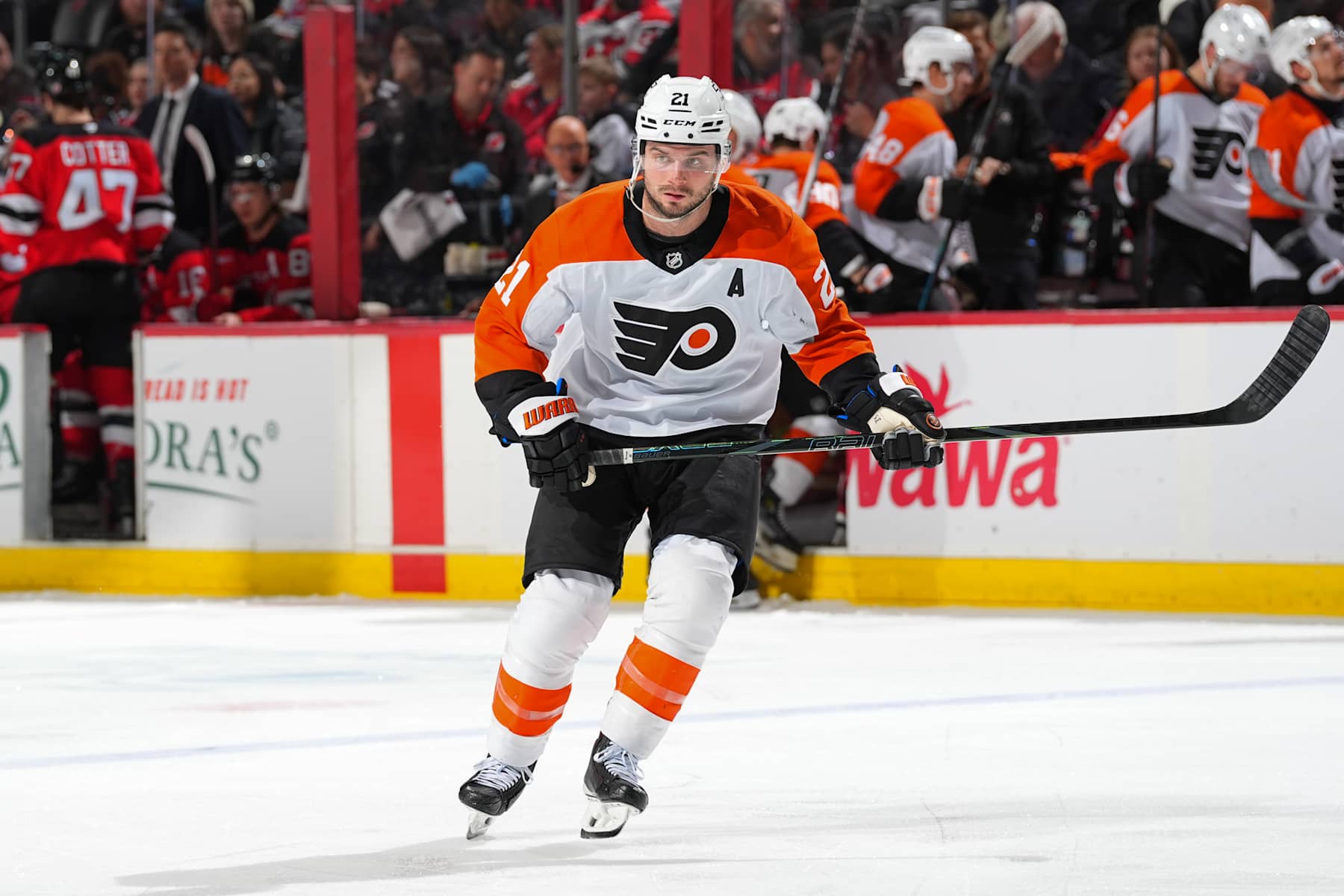 NEWARK, NJ - JANUARY 29: Scott Laughton #21 of the Philadelphia Flyers skates in the third period of the game against the New Jersey Devils at Prudential Center on January 29, 2025 in Newark, New Jersey.  (Photo by Rich Graessle/NHLI via Getty Images)