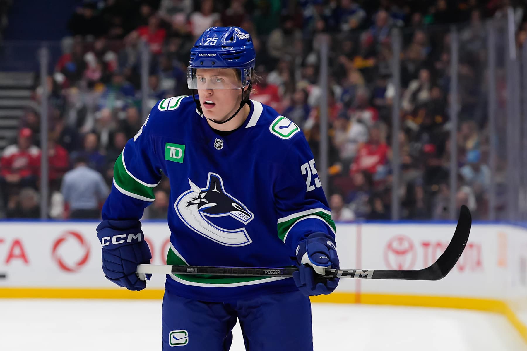 VANCOUVER, CANADA - FEBRUARY 2: Elias Pettersson #25 of the Vancouver Canucks skates during the first period of their NHL game against the Detroit Red Wings at Rogers Arena on February 2, 2025 in Vancouver, British Columbia, Canada. (Photo by Derek Cain/Getty Images)