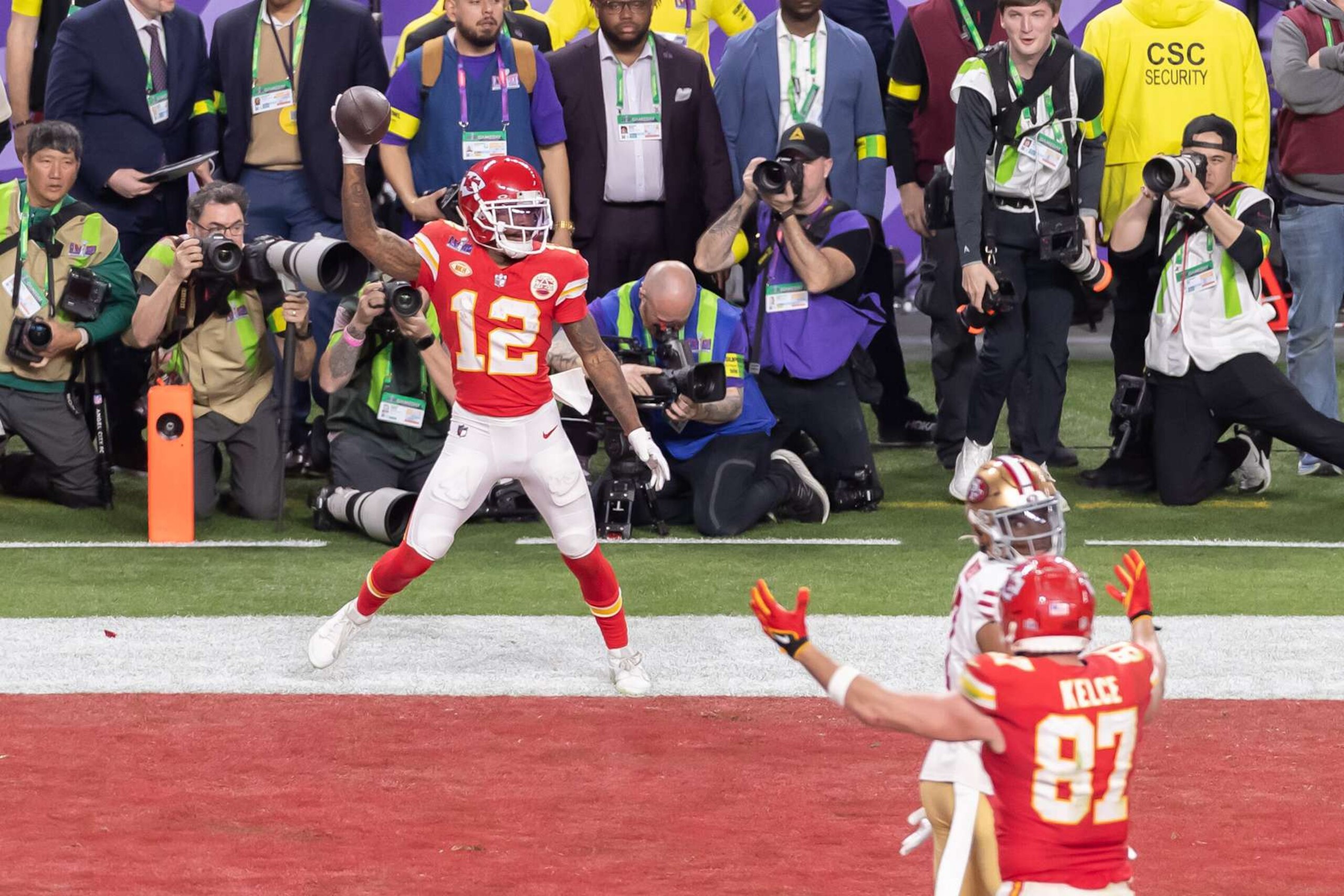 LAS VEGAS, NEVADA - FEBRUARY 11: Mecole Hardman of Kansas City Chiefs celebrates after scoring his touchdown to 22:25 during the Super Bowl LVIII match between San Francisco 49ers and Kansas City Chiefs at Allegiant Stadium on February 11, 2024 in Las Vegas, Nevada. (Photo by Mario Hommes/DeFodi Images via Getty Images)
