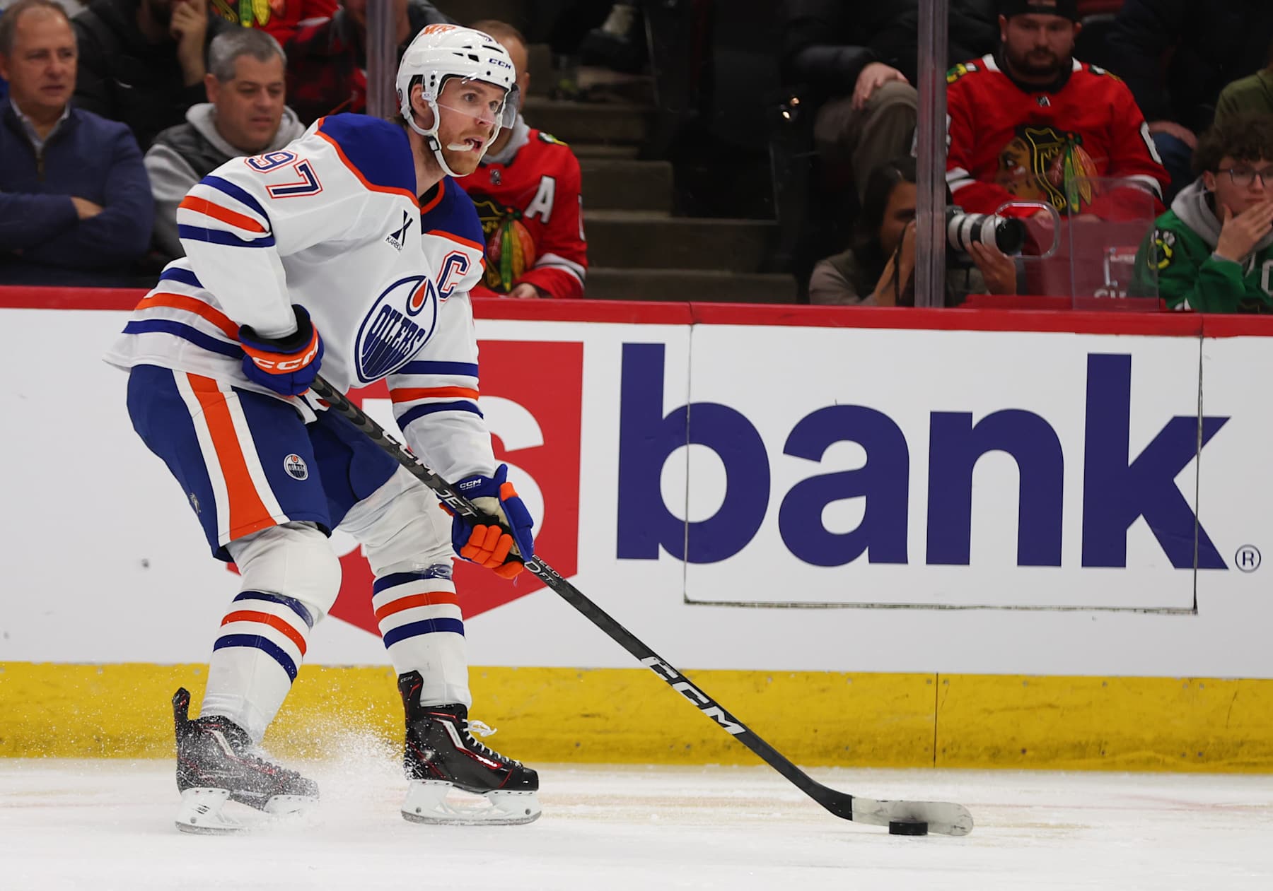 CHICAGO, IL - FEBRUARY 05: Connor McDavid #97 of the Edmonton Oilers controls the puck during the second period against the Chicago Blackhawks on February 5, 2025 at the United Center in Chicago, Illinois. (Photo by Melissa Tamez/Icon Sportswire via Getty Images)