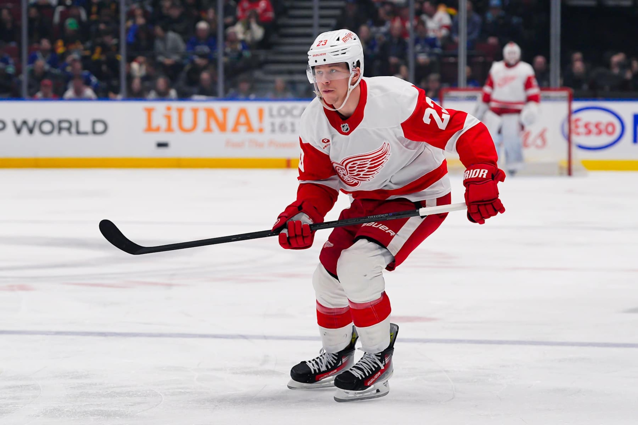 VANCOUVER, CANADA - FEBRUARY 2: Lucas Raymond #23 of the Detroit Red Wings skates during the second period of their NHL game against the Vancouver Canucks at Rogers Arena on February 2, 2025 in Vancouver, British Columbia, Canada. (Photo by Derek Cain/Getty Images) VANCOUVER, CANADA - FEBRUARY 2: Lucas Raymond #23 of the Detroit Red Wings skates during the second period of their NHL game against the Vancouver Canucks at Rogers Arena on February 2, 2025 in Vancouver, British Columbia, Canada. (Photo by Derek Cain/Getty Images)