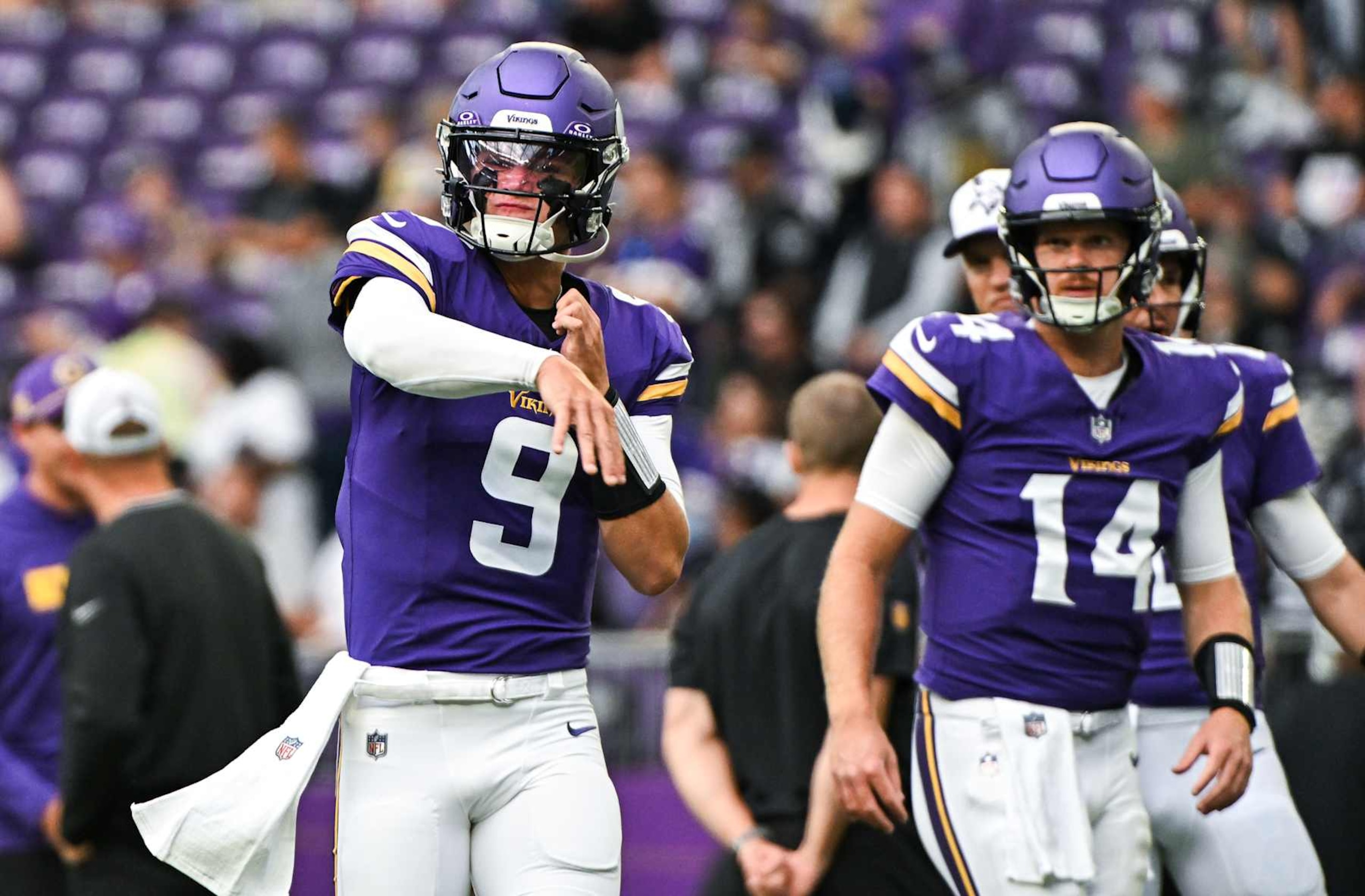 MINNEAPOLIS, MINNESOTA - AUGUST 10: J.J. McCarthy #9 of the Minnesota Vikings warms up before the preseason game against the Las Vegas Raiders at U.S. Bank Stadium on August 10, 2024 in Minneapolis, Minnesota. (Photo by Stephen Maturen/Getty Images)