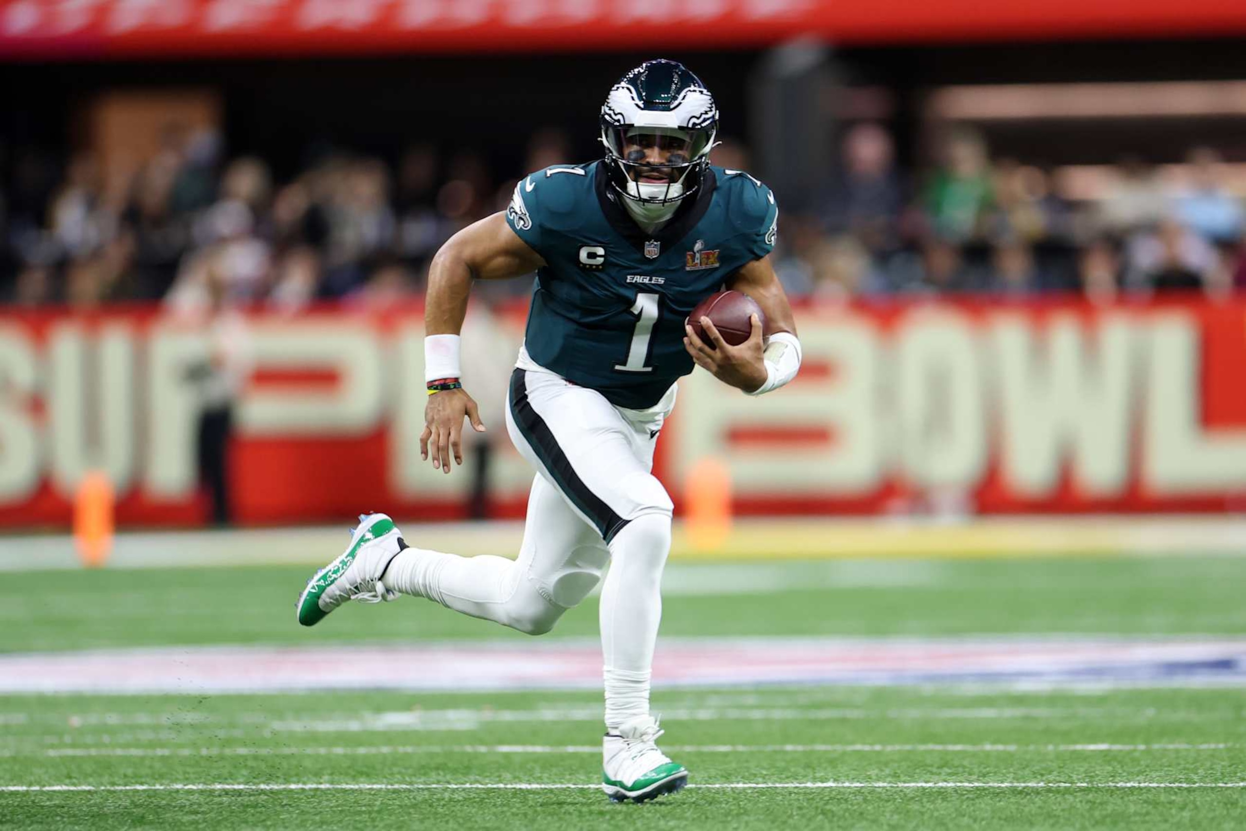 NEW ORLEANS, LOUISIANA - FEBRUARY 09: Jalen Hurts #1 of the Philadelphia Eagles scrambles in the second quarter against the Kansas City Chiefs during Super Bowl LIX at Caesars Superdome on February 09, 2025 in New Orleans, Louisiana. (Photo by Jamie Squire/Getty Images)
