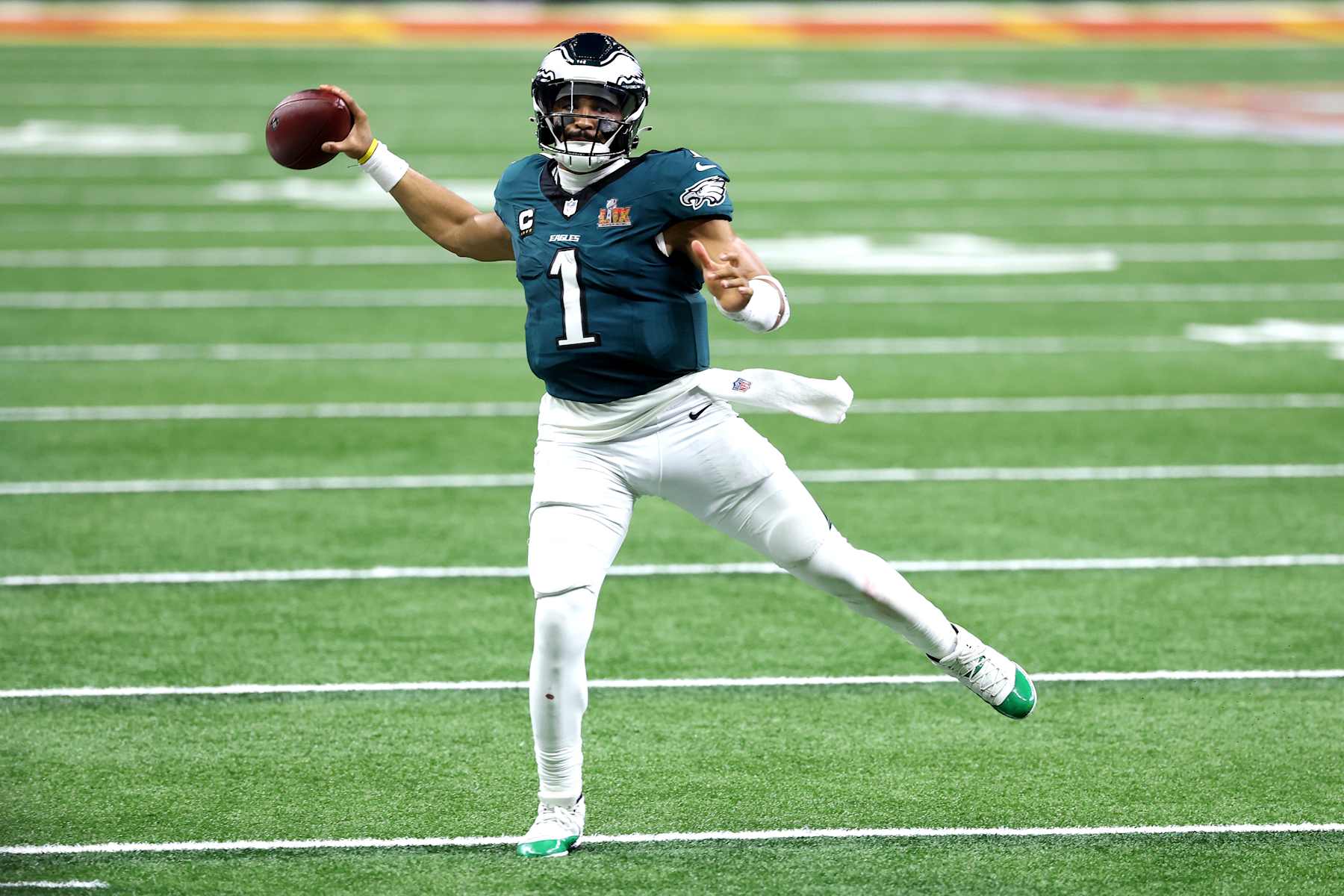 NEW ORLEANS, LOUISIANA - FEBRUARY 09: Jalen Hurts #1 of the Philadelphia Eagles throws a pass in the second quarter against the Kansas City Chiefs during Super Bowl LIX at Caesars Superdome on February 09, 2025 in New Orleans, Louisiana. (Photo by Emilee Chinn/Getty Images)