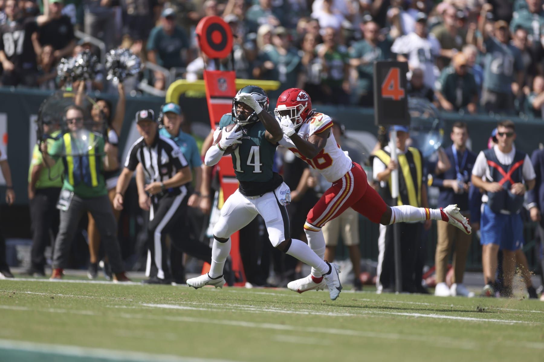Football: Philadelphia Eagles Kenneth Gainwell (14) in action, rushing vs Kansas City Chiefs at Lincoln Financial Field. Philadelphia, PA 10/3/2021 CREDIT: Simon Bruty (Photo by Simon Bruty/Sports Illustrated via Getty Images) (Set Number: X163819 TK1)