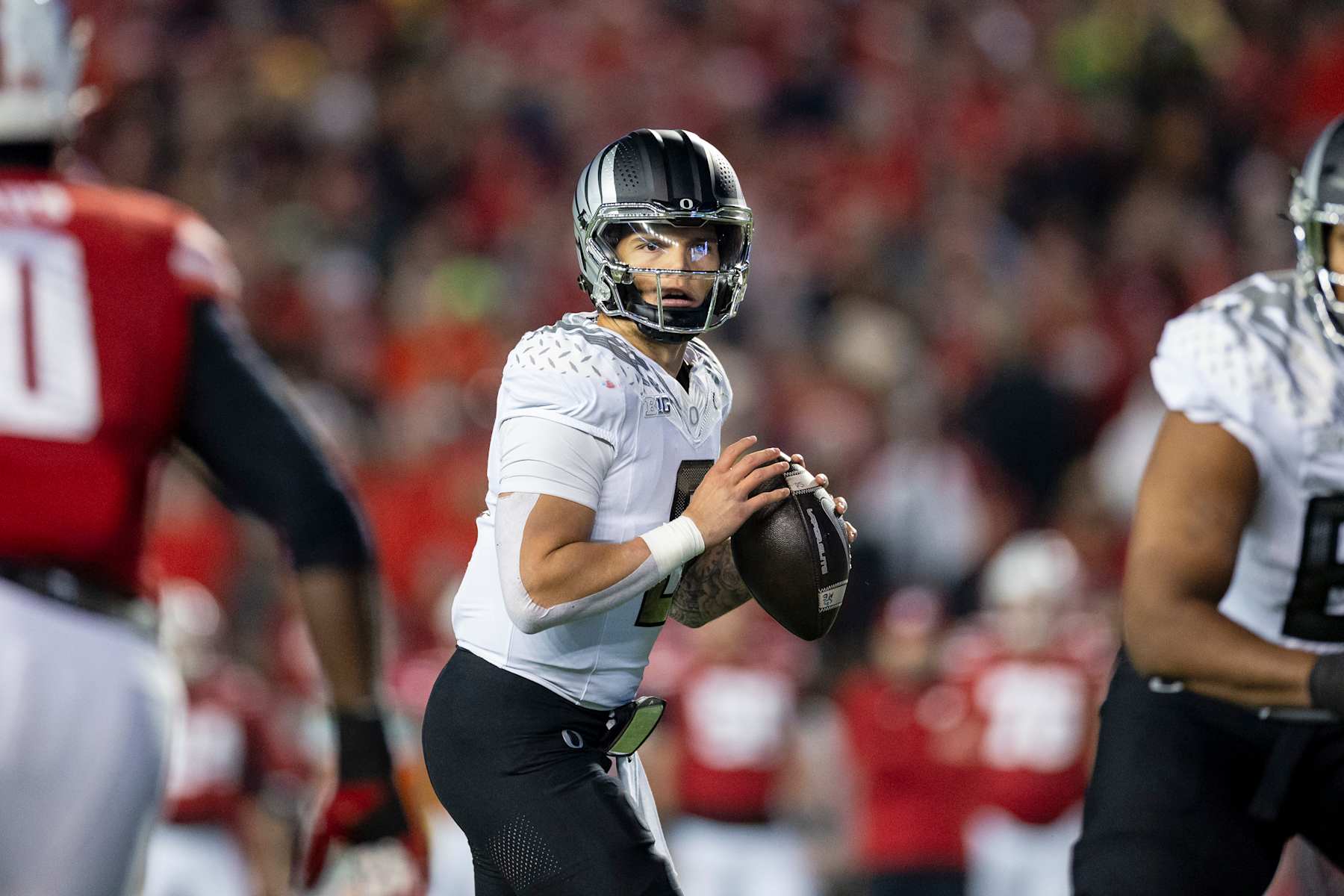 Oregon quarterback Dillon Gabriel