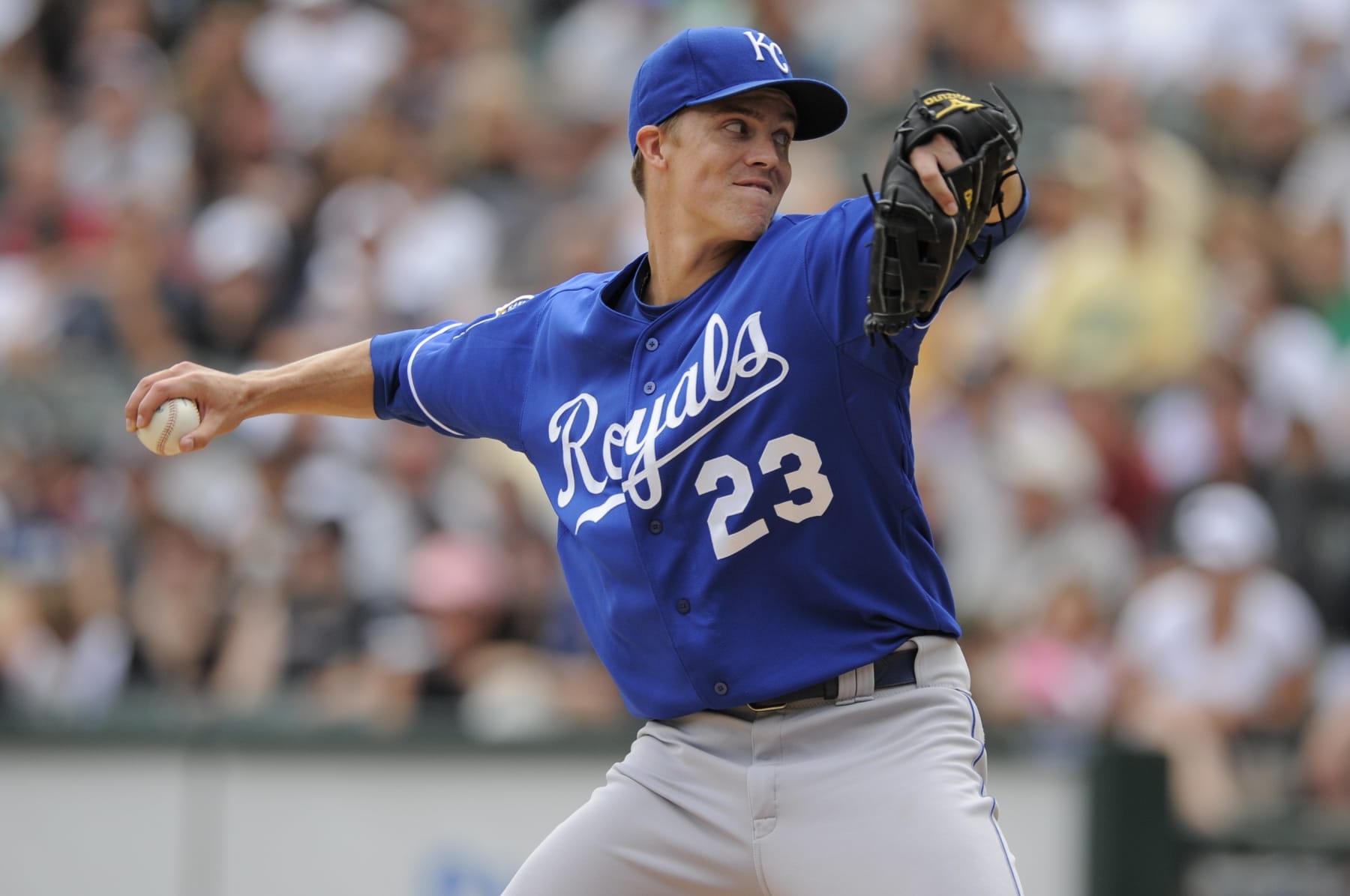 CHICAGO - AUGUST 19:  Zach Greinke #23 of the Kansas City Royals pitches against the Chicago White Sox on August 19, 2009 at U.S. Cellular Field in Chicago, Illinois.  The White Sox defeated the Royals 4-2.  (Photo by Ron Vesely/MLB Photos via Getty Images) 
