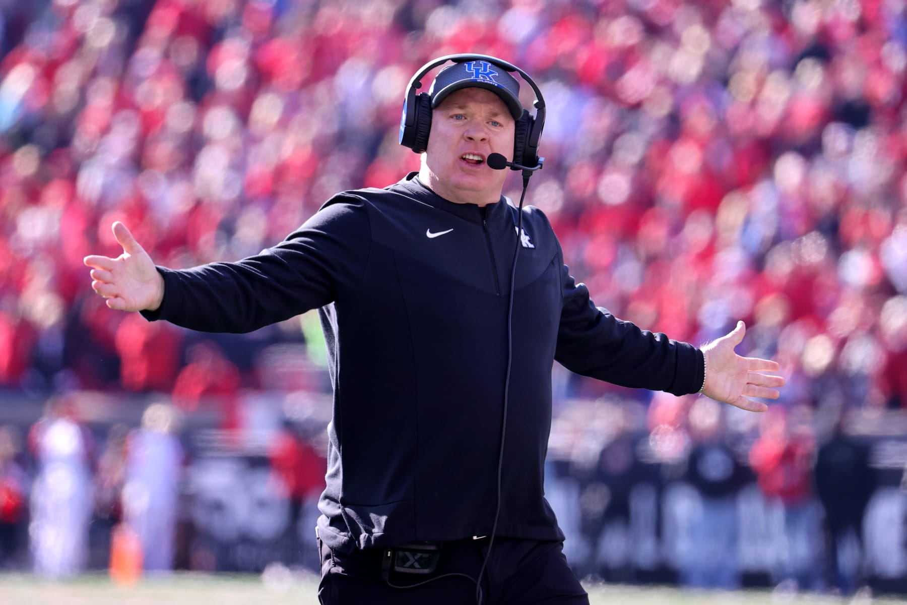 LOUISVILLE, KY - NOVEMBER 25: Kentucky Wildcats head coach Mark Stoops on the sideline during the first quarter of the college football game between the Kentucky Wildcats and Louisville Cardinals on November 25, 2023, at L&N Federal Credit Union Stadium in Louisville, KY. (Photo by Frank Jansky/Icon Sportswire via Getty Images)
