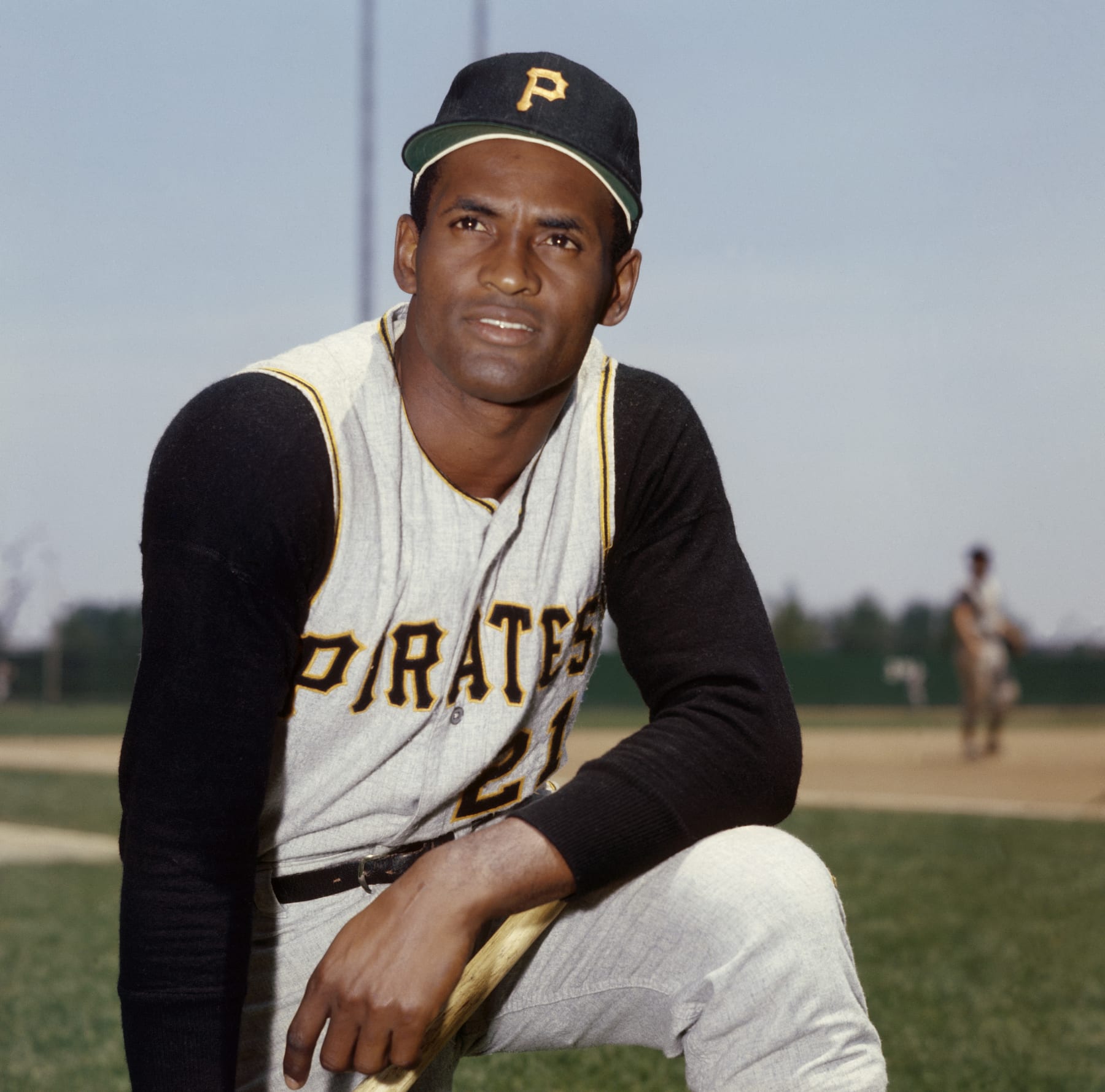 1968:  Roberto Clemente #21 of the Pittsburgh Pirates poses for a photo circa 1968.  ( Photo by Louis Requena/ MLB via Getty Images)