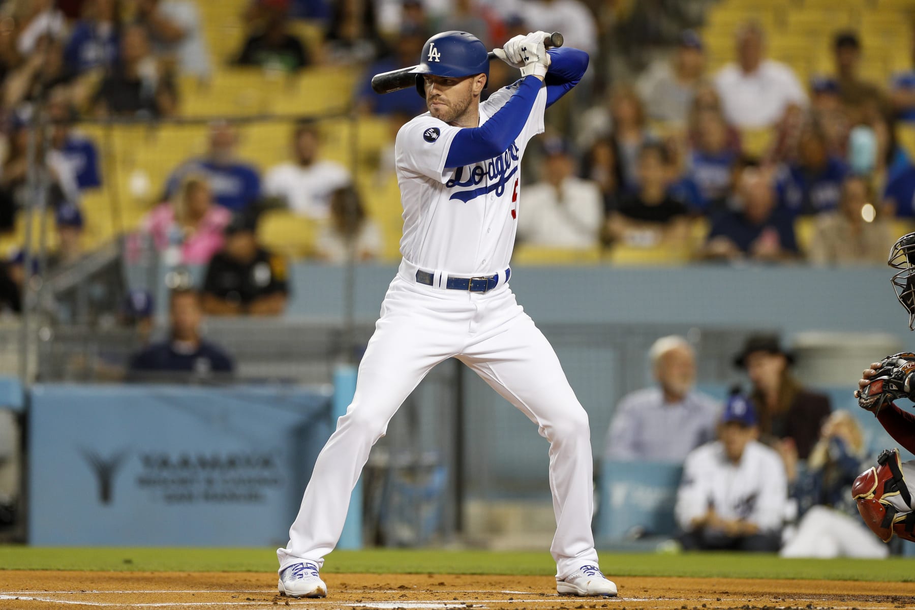 LOS ANGELES, CA - SEPTEMBER 20: Los Angeles Dodgers first baseman Freddie Freeman (5) bats in the first inning during game 2 of a doubleheader against the Arizona Diamondbacks on September 20, 2022, at Dodger Stadium in Los Angeles, CA. (Photo by Brandon Sloter/Icon Sportswire via Getty Images)