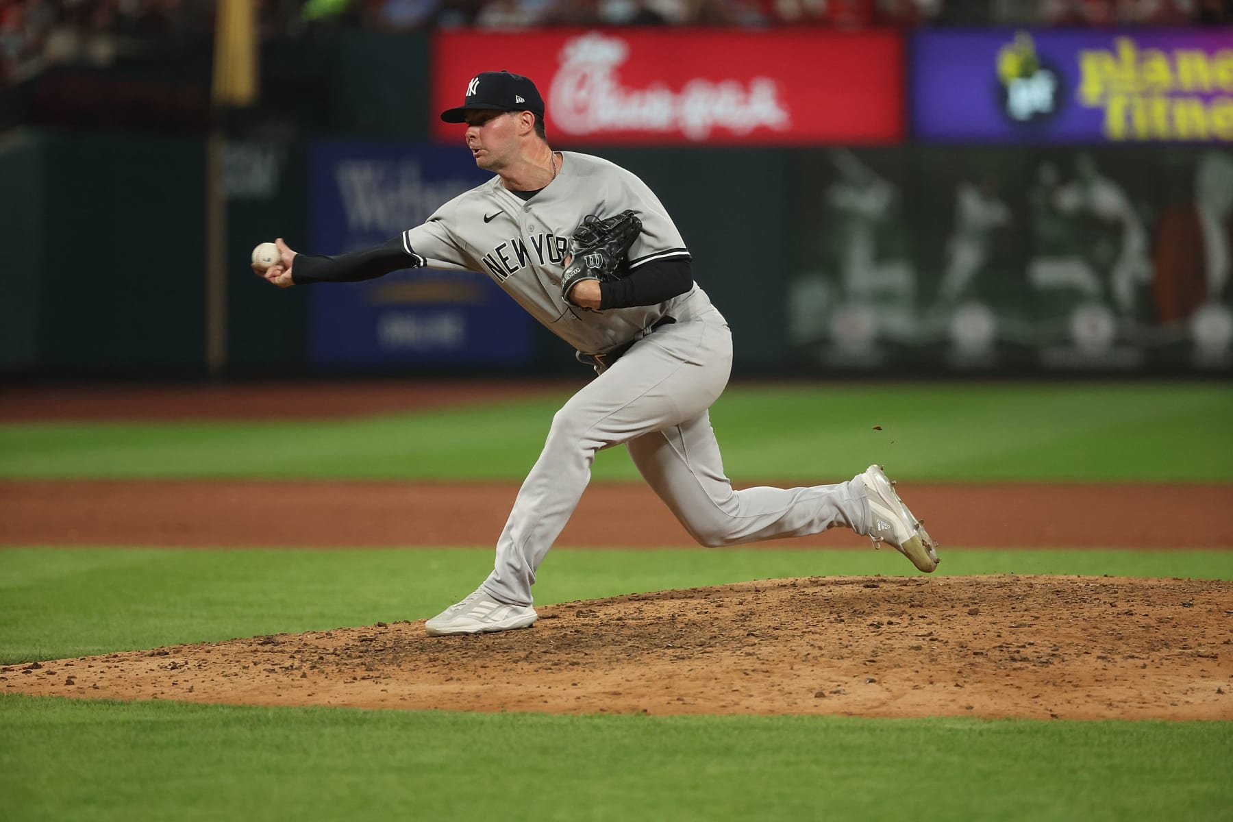 ST LOUIS, MO - AUGUST 05: Scott Effross #59 of the New York Yankees pitches against the St. Louis Cardinals at Busch Stadium on August 5, 2022 in St Louis, Missouri. (Photo by Dilip Vishwanat/Getty Images)