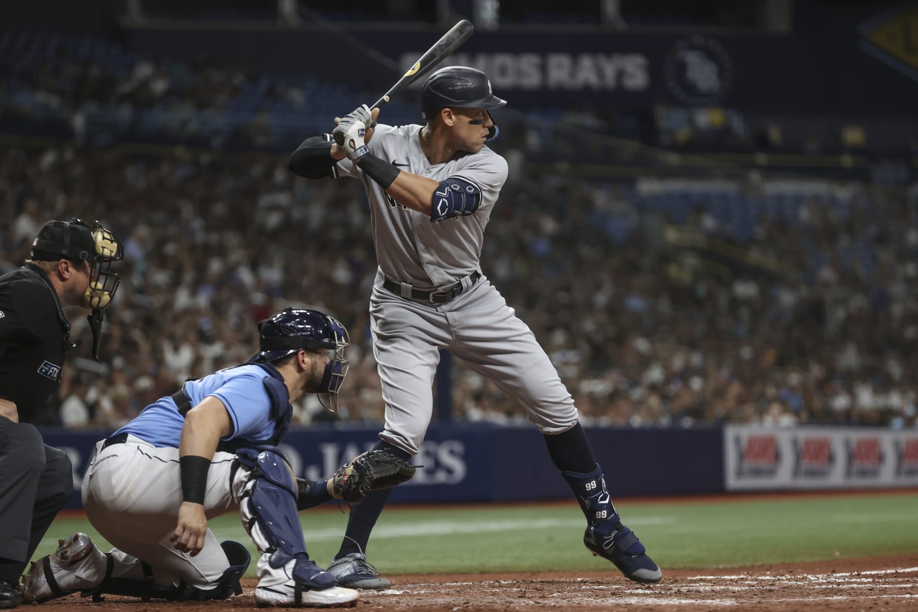 ST. PETERSBURG, FL - MAY 27: New York Yankees right fielder Aaron Judge (99) at bat during the MLB regular season game between the New York Yankees and the Tampa Bay Rays on May 27, 2022, at Tropicana Field in St. Petersburg, FL. (Photo by Mark LoMoglio/Icon Sportswire via Getty Images)