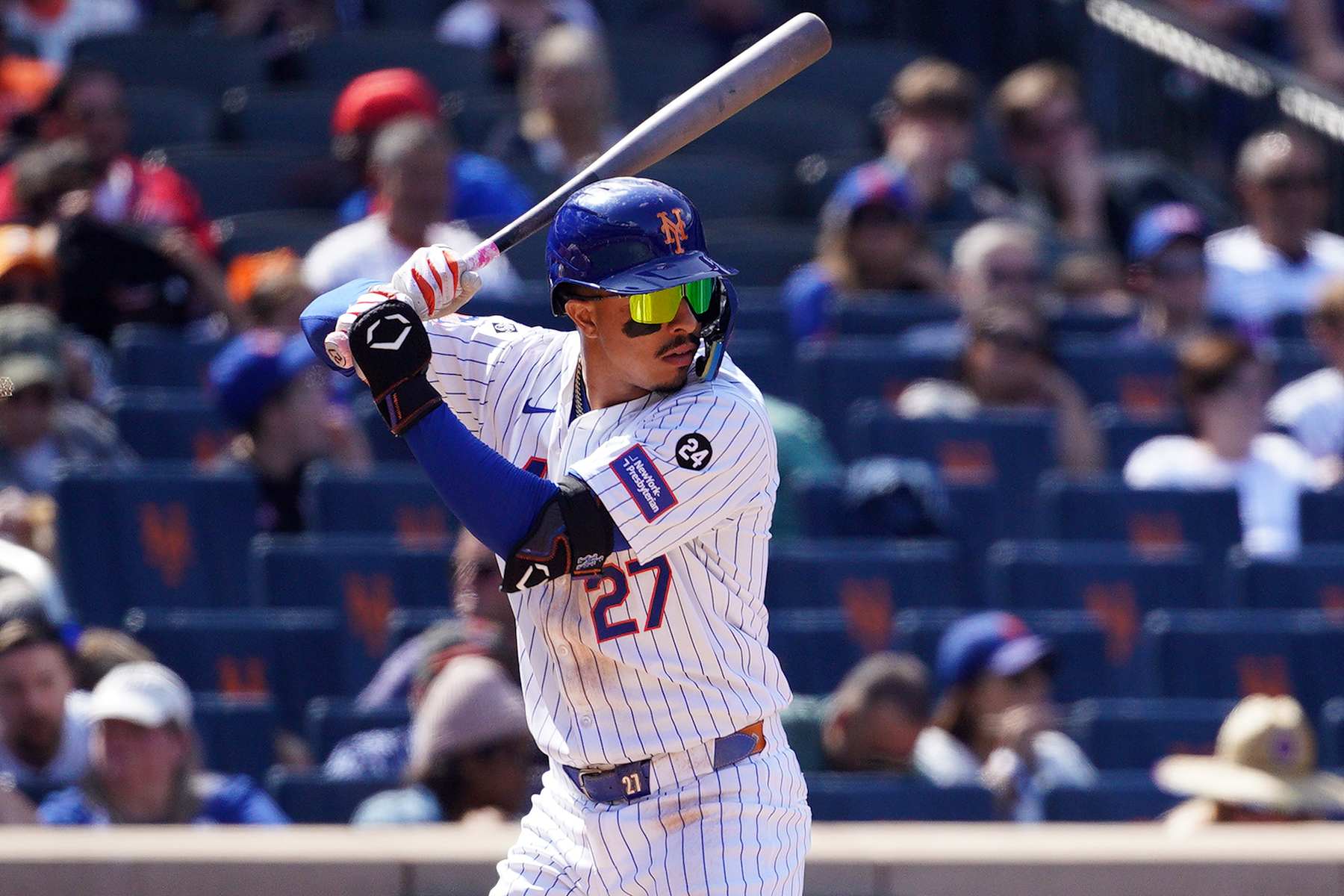 NEW YORK, NEW YORK - SEPTEMBER 08: Mark Vientos #27 of the New York Mets in action against the Cincinnati Reds at Citi Field on September 08, 2024 in New York City. (Photo by Evan Bernstein/Getty Images)