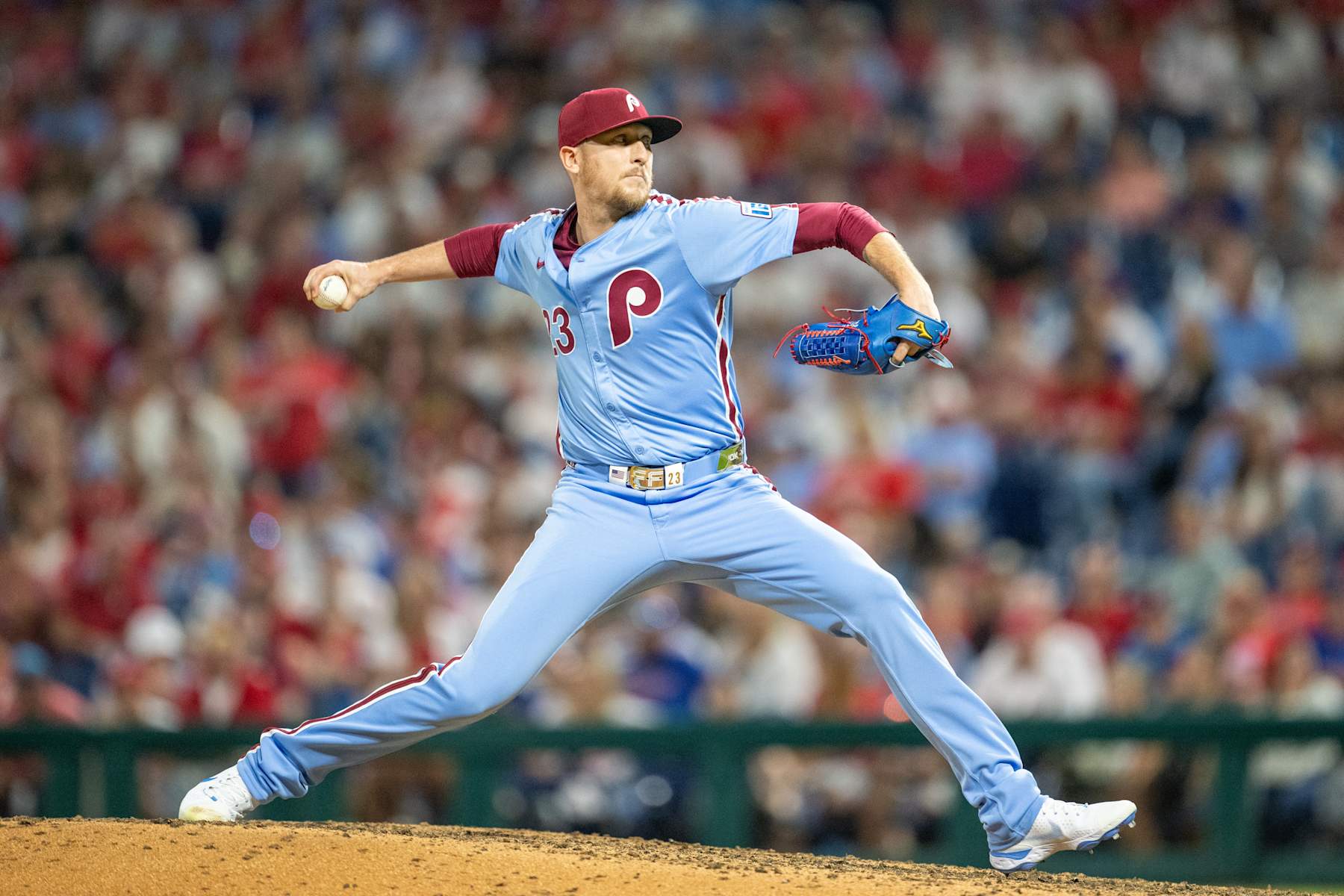 PHILADELPHIA, PA - AUGUST 29: Philadelphia Phillies pitcher Jeff Hoffman (23) pitches the ball during the game between the Atlanta Braves and the Philadelphia Phillies on August 29th, 2024 at Citizens Bank Park in Philadelphia, PA. (Photo by Terence Lewis/Icon Sportswire via Getty Images)
