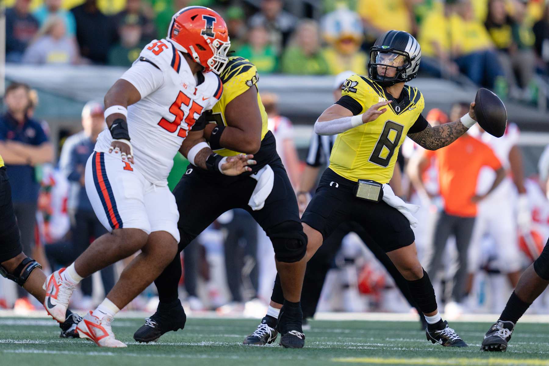 EUGENE, OREGON - OCTOBER 26: Quarterback Dillon Gabriel #8 of the Oregon Ducks prepares to throw the ball during the first half of the game against the Illinois Fighting Illini at Autzen Stadium on October 26, 2024 in Eugene, Oregon. (Photo by Ali Gradischer/Getty Images)