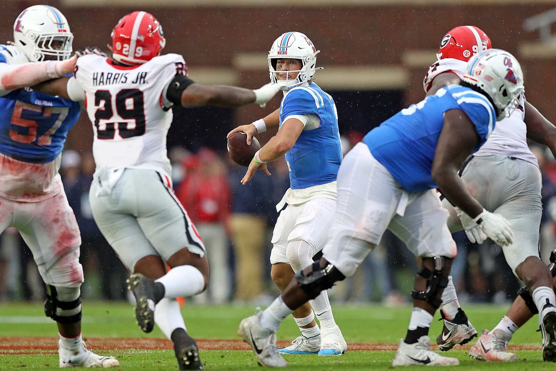 OXFORD, MISSISSIPPI - NOVEMBER 09: Jaxson Dart #2 of the Mississippi Rebels looks to pass during the first half against the Georgia Bulldogs at Vaught-Hemingway Stadium on November 09, 2024 in Oxford, Mississippi. (Photo by Justin Ford/Getty Images)