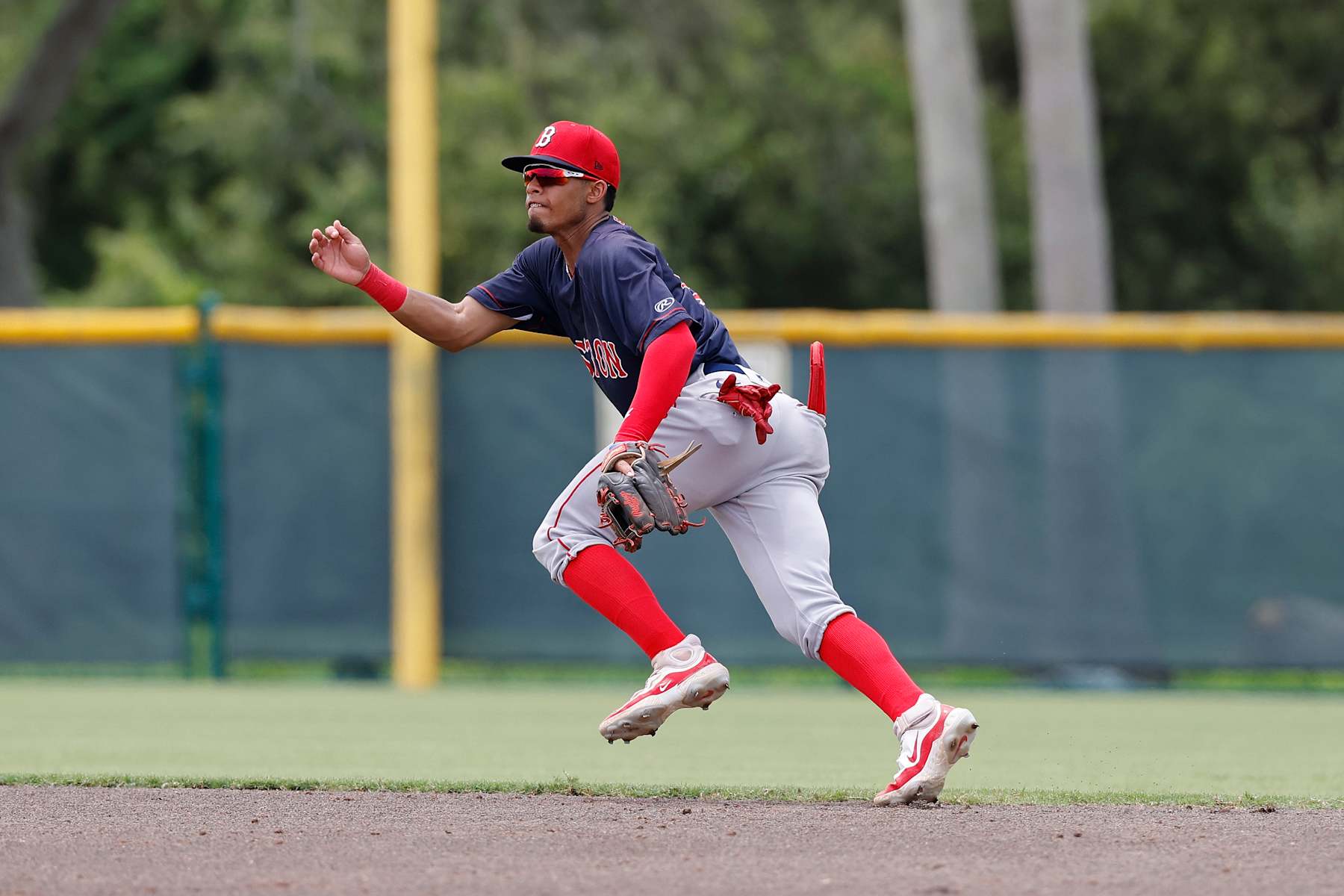 BRADENTON, FL - JULY 09: FCL Boston Red Sox shortstop Franklin Arias (18) fields his position during a Florida Complex League game against the FCL Pittsburgh Pirates on July 09, 2024 at Pirate City Complex in Bradenton, Florida. (Photo by Joe Robbins/Icon Sportswire via Getty Images)