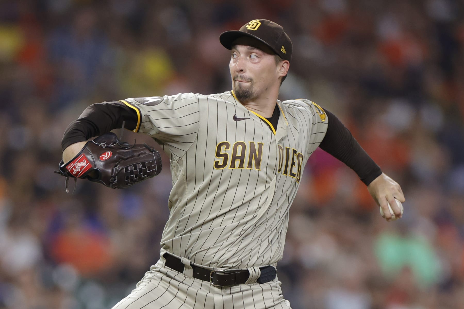 HOUSTON, TEXAS - SEPTEMBER 08: Blake Snell #4 of the San Diego Padres delivers during the second inning against the Houston Astros at Minute Maid Park on September 08, 2023 in Houston, Texas. (Photo by Carmen Mandato/Getty Images)