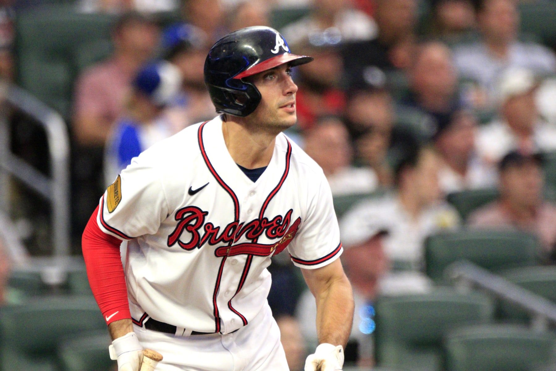 ATLANTA, GA - AUGUST 14: Atlanta Braves first baseman Matt Olson #28 reacts after making contact with the baseball during the MLB game between the New York Yankees and the Atlanta Braves on August 14, 2023 at Truist Park in Atlanta, Georgia.  (Photo by Jeff Robinson/Icon Sportswire via Getty Images)