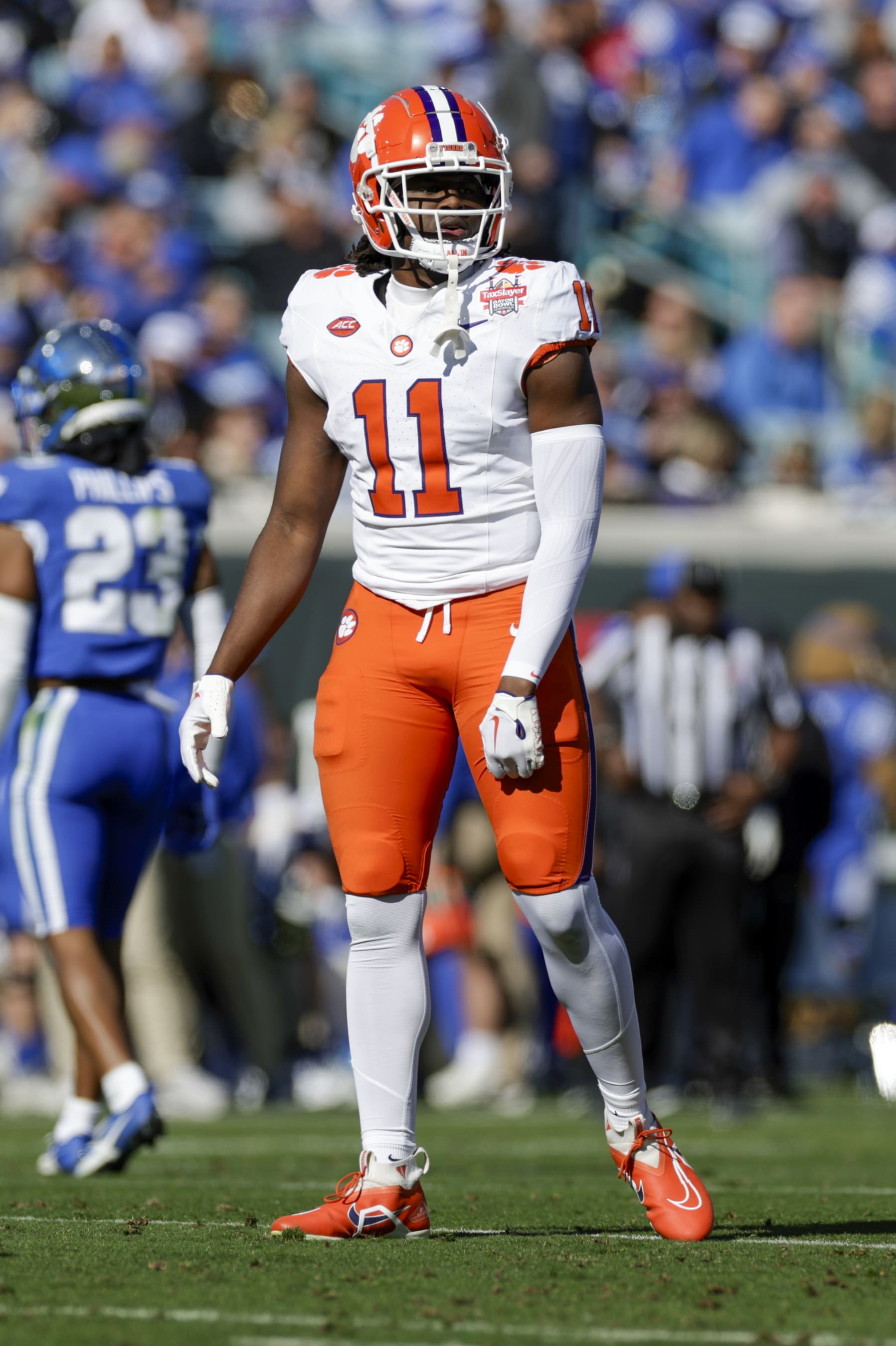 JACKSONVILLE, FL - DECEMBER 29: Clemson Tigers defensive tackle Peter Woods (11) lines up for a play during the game between the Clemson Tigers and the Kentucky Wildcats on December 29, 2023 at EverBank Stadium in Jacksonville, Fl. (Photo by David Rosenblum/Icon Sportswire via Getty Images)