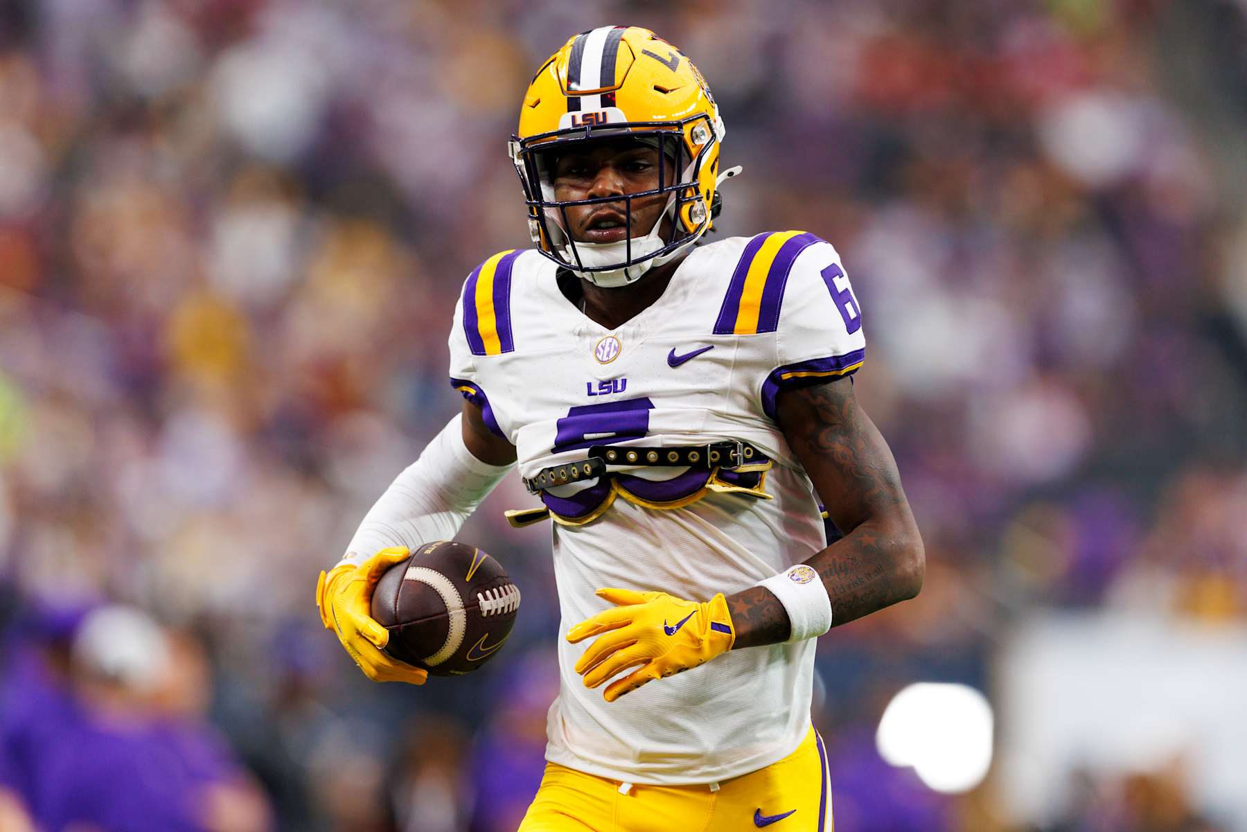 LAS VEGAS, NEVADA - SEPTEMBER 1: Shelton Sampson Jr. #6 of the LSU Tigers runs after the catch during the Vegas Kickoff Classic against USC Trojans at Allegiant Stadium on September 1, 2024 in Las Vegas, Nevada. (Photo by Ric Tapia/Getty Images)
