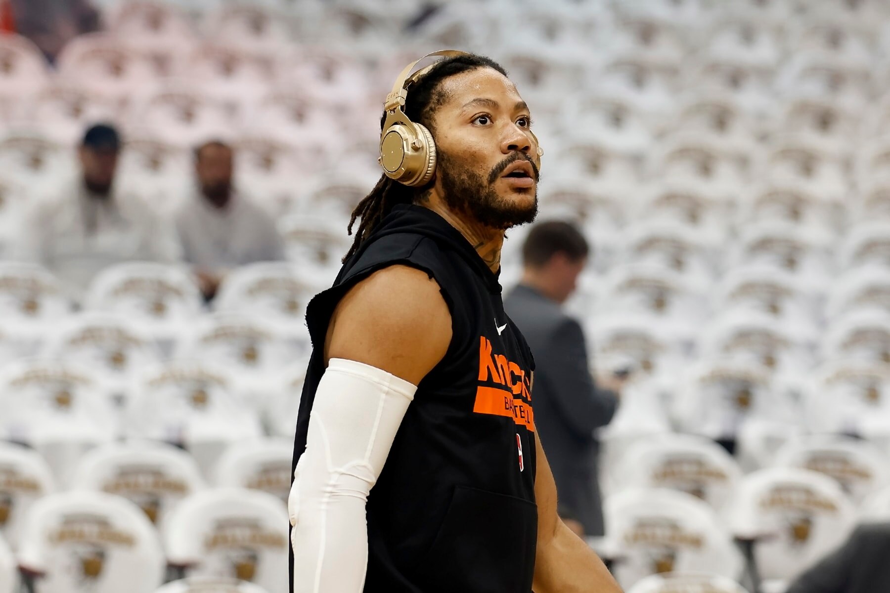 CLEVELAND, OH - APRIL 26:  Derrick Rose #4 of the New York Knicks warms up prior to the start of Game Five of the Eastern Conference First Round Playoffs against the Cleveland Cavaliers at Rocket Mortgage Fieldhouse on April 26, 2023 in Cleveland, Ohio. NOTE TO USER: User expressly acknowledges and agrees that, by downloading and or using this photograph, User is consenting to the terms and conditions of the Getty Images License Agreement. (Photo by Kirk Irwin/Getty Images)