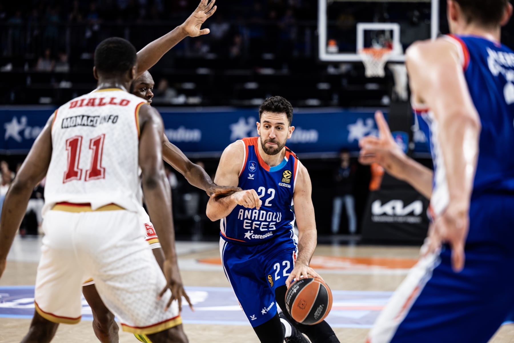 ISTANBUL, TURKEY - APRIL 14: Vasilije Micic, #22 of Anadolu Efes Istanbul in action during the 2022-23 Turkish Airlines EuroLeague Regular Season Round 34 game between Anadolu Efes Istanbul and AS Monaco at Sinan Erdem Sports Hall on April 14, 2023 in Istanbul, Turkey. (Photo by Tolga Adanali/Euroleague Basketball via Getty Images)