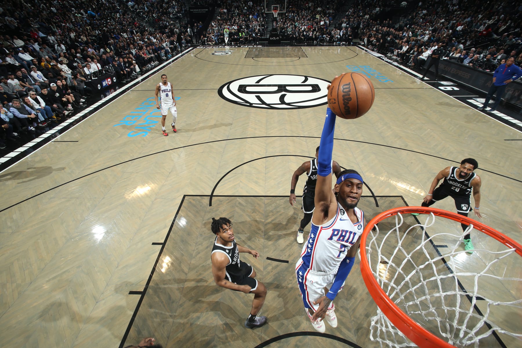 BROOKLYN, NY - APRIL 20: Jalen McDaniels #7 of the Philadelphia 76ers drives to the basket during Round One Game Three of the 2023 NBA Playoffs against the Brooklyn Nets on April 20, 2023 at Barclays Center in Brooklyn, New York. NOTE TO USER: User expressly acknowledges and agrees that, by downloading and or using this Photograph, user is consenting to the terms and conditions of the Getty Images License Agreement. Mandatory Copyright Notice: Copyright 2023 NBAE (Photo by Nathaniel S. Butler/NBAE via Getty Images)