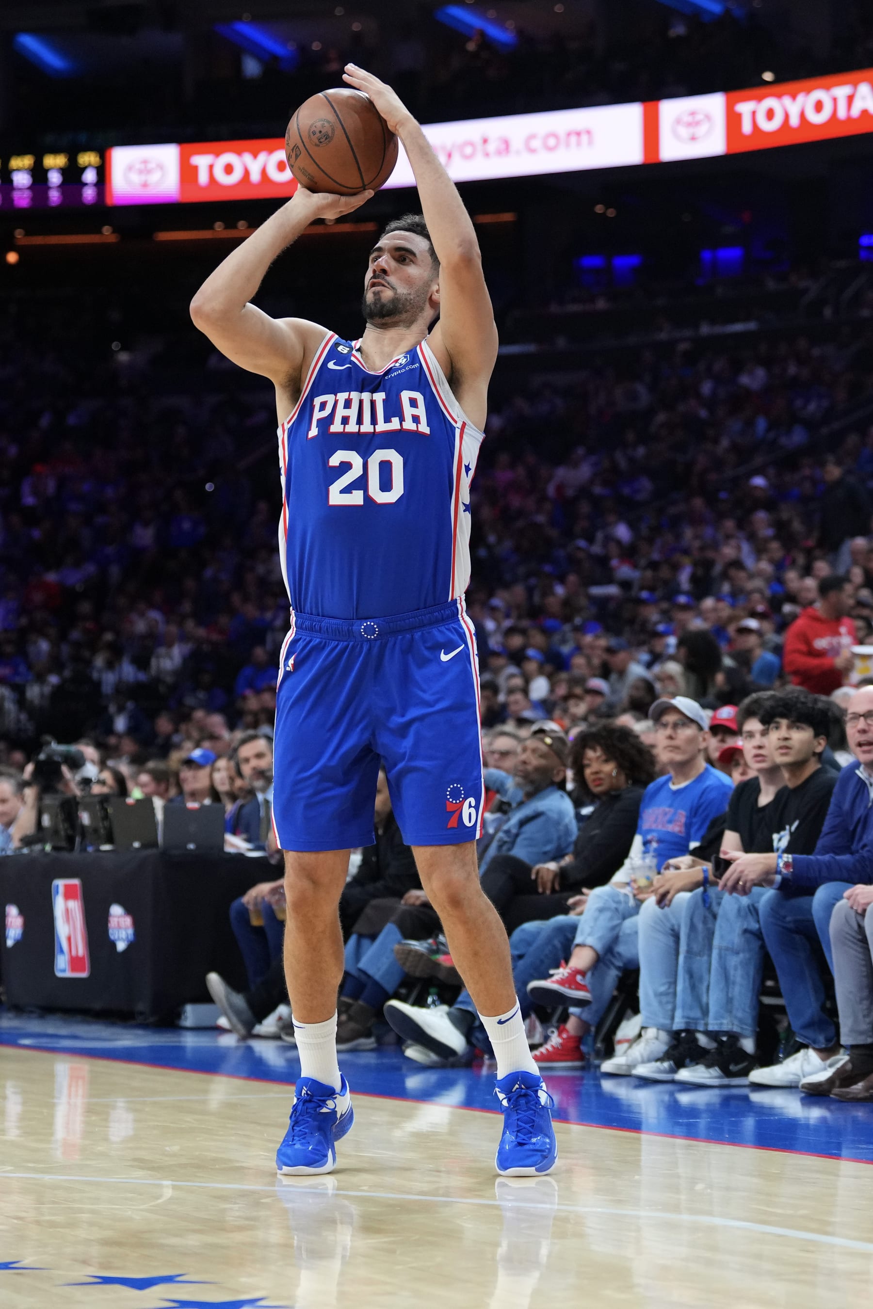 PHILADELPHIA, PA - NOVEMBER 07: Georges Niang #20 of the Philadelphia 76ers shoots the ball against the Phoenix Suns at the Wells Fargo Center on November 7, 2022 in Philadelphia, Pennsylvania. The 76ers defeated the Suns 100-88. NOTE TO USER: User expressly acknowledges and agrees that, by downloading and or using this photograph, User is consenting to the terms and conditions of the Getty Images License Agreement. (Photo by Mitchell Leff/Getty Images)