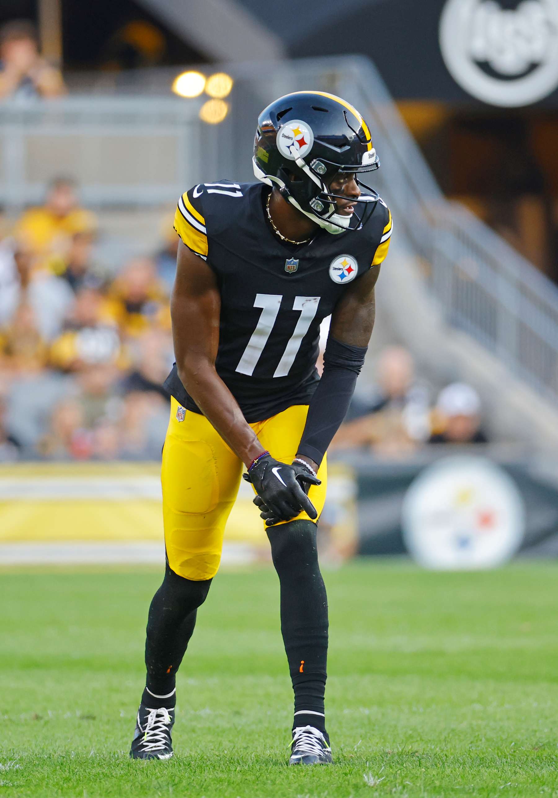 PITTSBURGH, PA - AUGUST 09:  Van Jefferson #11 of the Pittsburgh Steelers in action against the Houston Texans on August 9, 2024 at Acrisure Stadium in Pittsburgh, Pennsylvania.  (Photo by Justin K. Aller/Getty Images)