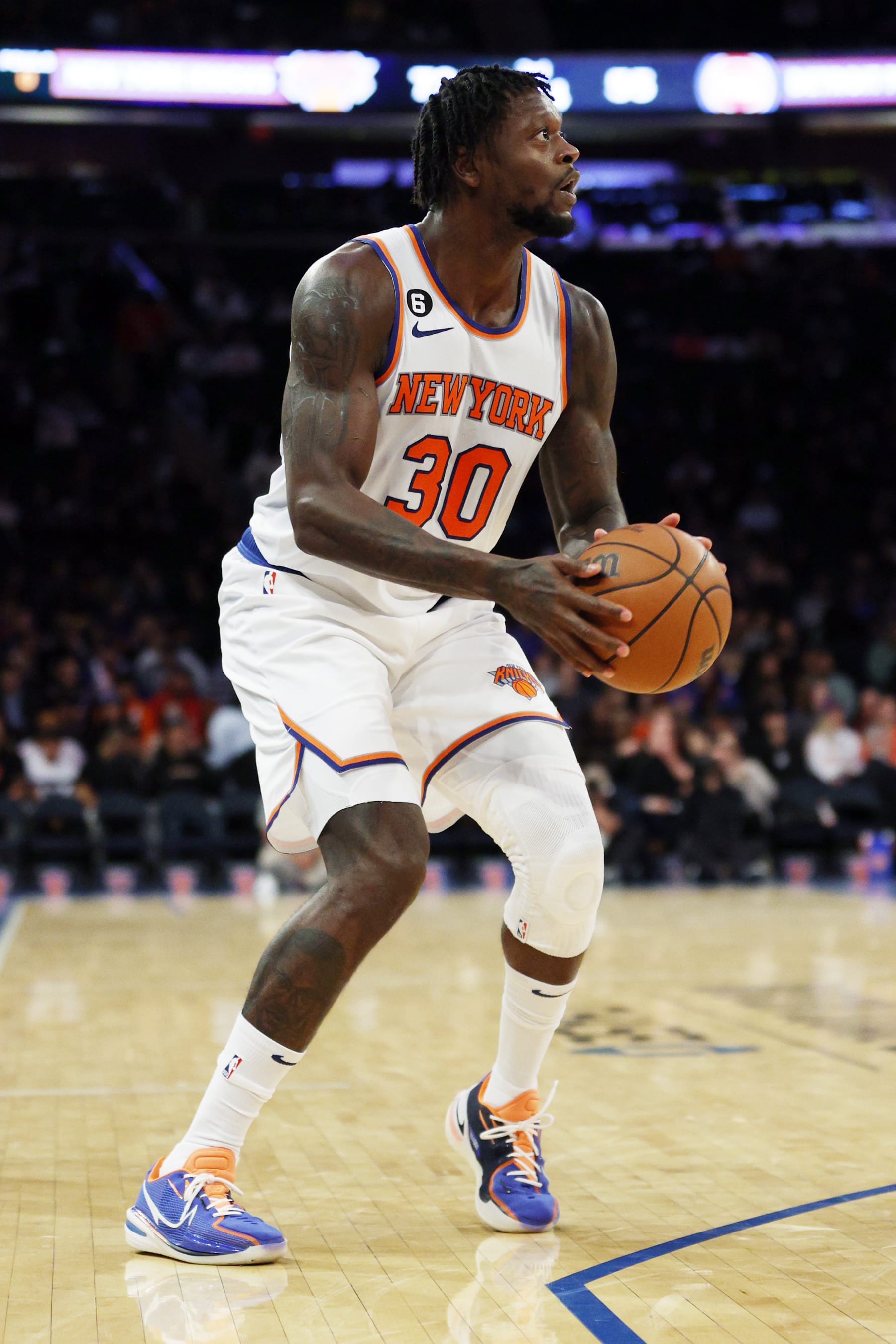 NEW YORK, NEW YORK - OCTOBER 04: Julius Randle #30 of the New York Knicks looks to shoot the ball during the second half against the Detroit Pistons at Madison Square Garden on October 04, 2022 in New York City. NOTE TO USER: User expressly acknowledges and agrees that, by downloading and or using this photograph, User is consenting to the terms and conditions of the Getty Images License Agreement. (Photo by Sarah Stier/Getty Images)
