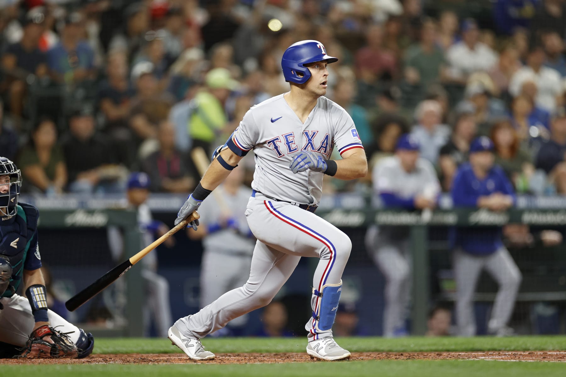 SEATTLE, WASHINGTON - SEPTEMBER 27: Nathaniel Lowe #30 of the Texas Rangers at bat against the Seattle Mariners during the third inning at T-Mobile Park on September 27, 2022 in Seattle, Washington. (Photo by Steph Chambers/Getty Images)