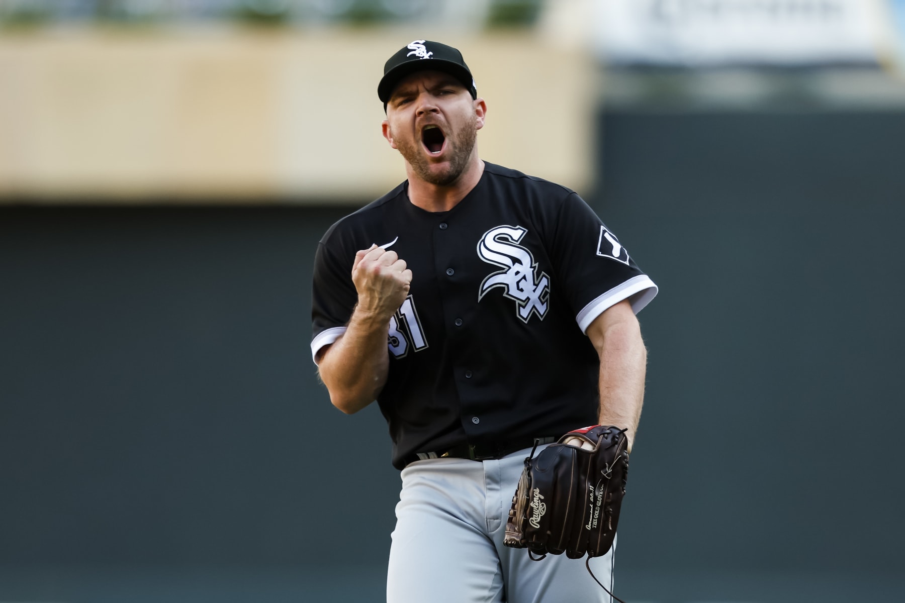 MINNEAPOLIS, MN - SEPTEMBER 29: Liam Hendriks #31 of the Chicago White Sox celebrates the final out against the Minnesota Twins in the ninth inning of the game at Target Field on September 29, 2022 in Minneapolis, Minnesota. The White Sox defeated the Twins 4-3. (Photo by David Berding/Getty Images)
