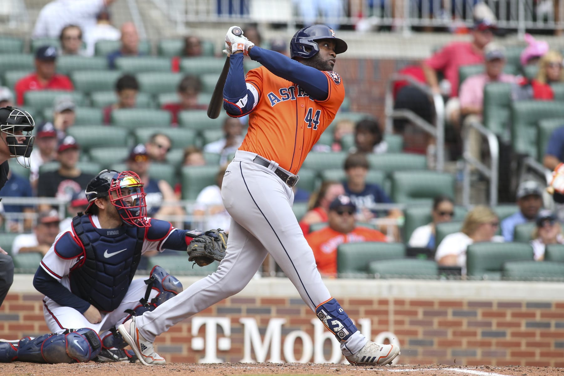 ATLANTA, GA - AUGUST 21: Yordan Alvarez #44 of the Houston Astros hits a single against the Atlanta Braves in the eighth inning at Truist Park on August 21, 2022 in Atlanta, Georgia. (Photo by Brett Davis/Getty Images)