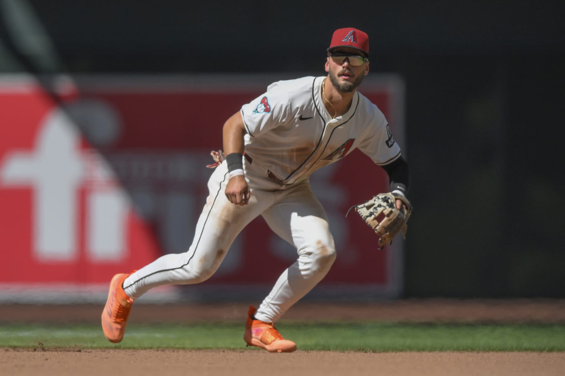 PHOENIX, AZ - APRIL 03:  Arizona Diamondbacks infielder Blaze Alexander (9) tracks the ball during a MLB game between the Arizona Diamondbacks and New York Yankees on April 3, 2024, at Chase Field in Phoenix, AZ. (Photo by Nick Wosika/Icon Sportswire via Getty Images)