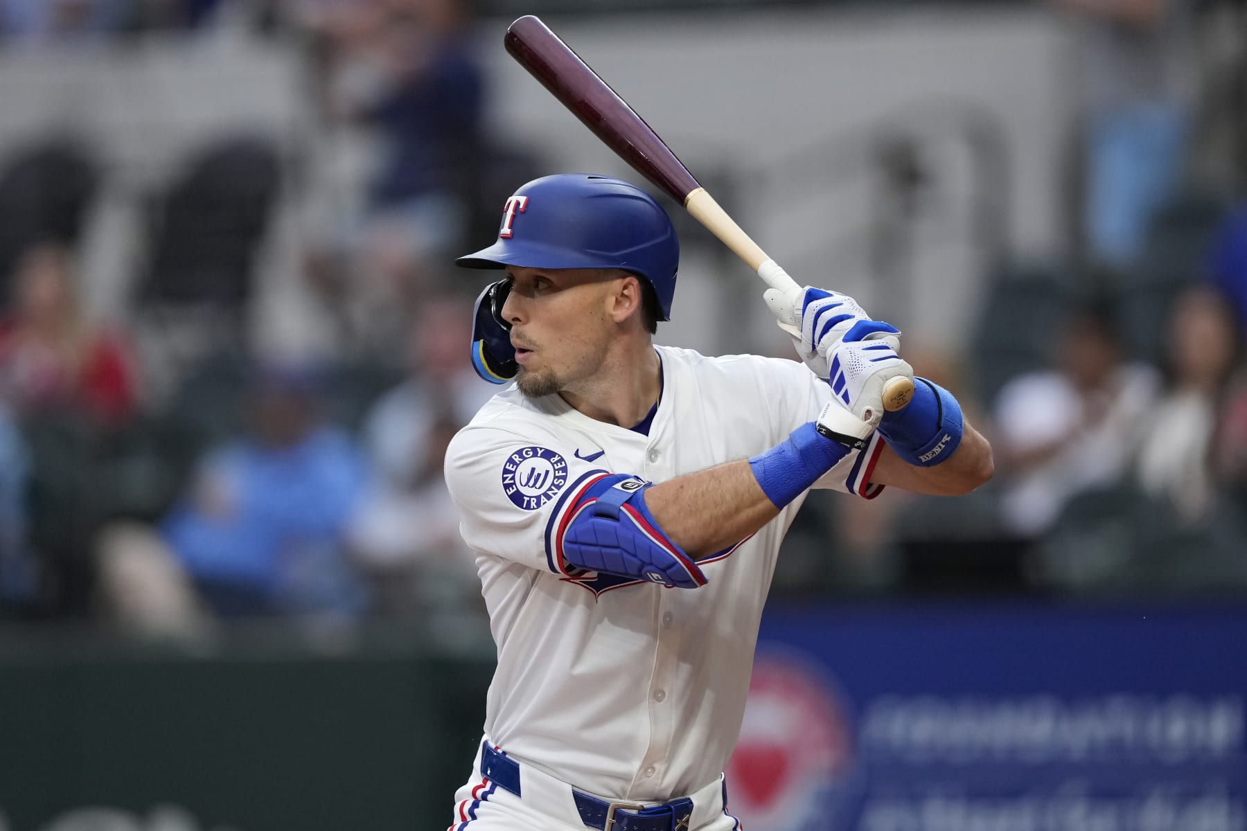 ARLINGTON, TEXAS - APRIL 23: Evan Carter #32 of the Texas Rangers waits for a pitch during the first inning against the Seattle Mariners at Globe Life Field on April 23, 2024 in Arlington, Texas. (Photo by Sam Hodde/Getty Images)