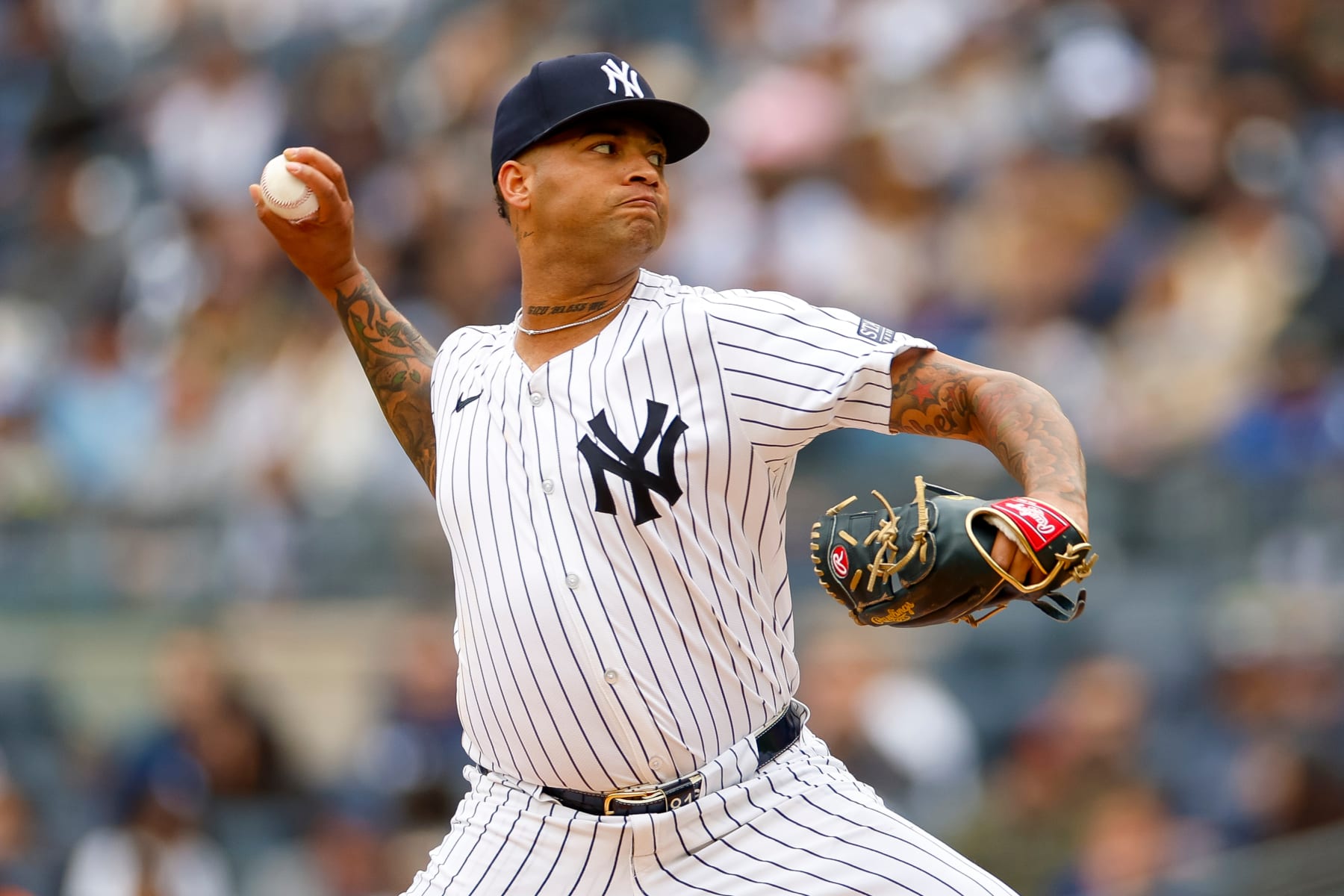 BRONX, NY - APRIL 21: New York Yankees pitcher Luis Gil (81) throws to the plate in the second inning during a regular season game between the Tampa Bay Rays and New York Yankees on April 20, 2024 at Yankee Stadium in the Bronx, New York. (Photo by Brandon Sloter/Icon Sportswire via Getty Images)