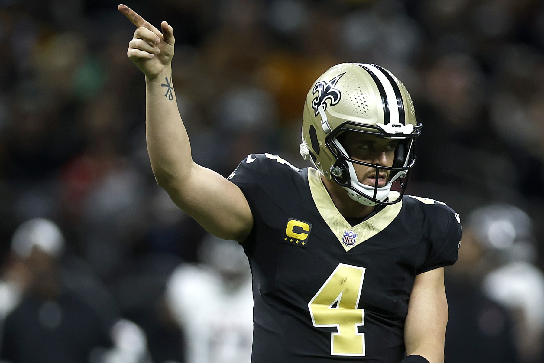 New Orleans Saints quarterback Derek Carr