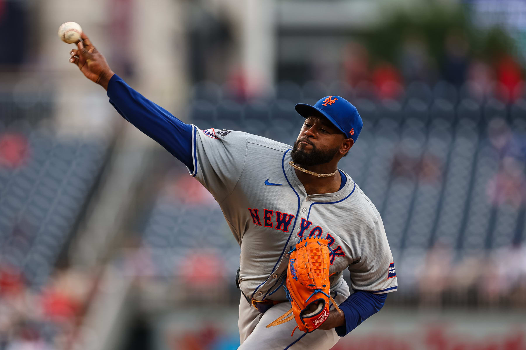 WASHINGTON, DC - JUNE 05: Luis Severino #40 of the New York Mets pitches against the Washington Nationals during the third inning at Nationals Park on June 5, 2024 in Washington, DC. (Photo by Scott Taetsch/Getty Images)