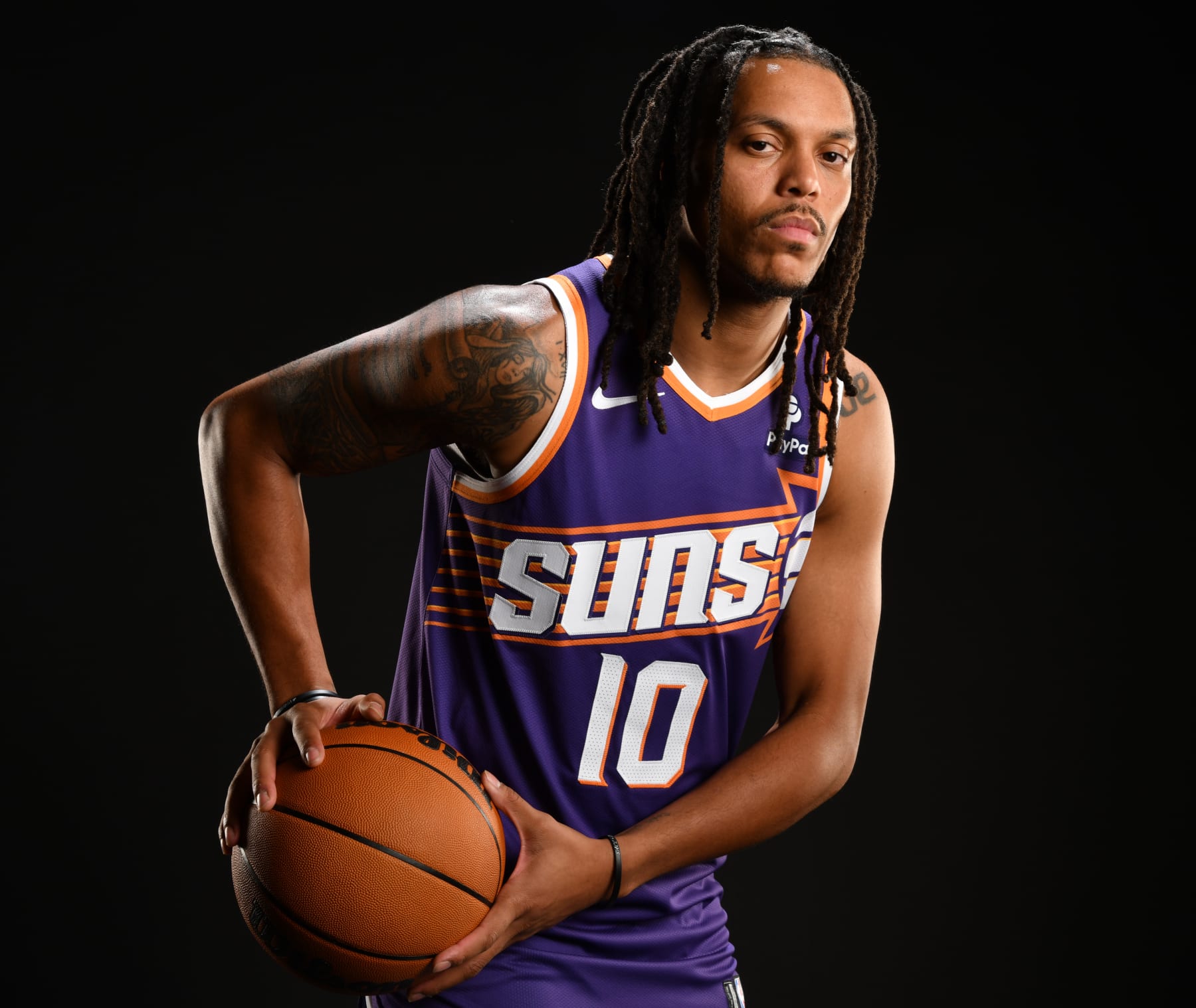 PHOENIX, AZ - OCTOBER 02: Damion Lee #10 of the Phoenix Suns poses for a portrait during 2023-24 NBA Media Day on October 2, 2023, at the Footprint Center in Phoenix, Arizona. NOTE TO USER: User expressly acknowledges and agrees that, by downloading and or using this Photograph, user is consenting to the terms and conditions of the Getty Images License Agreement. Mandatory Copyright Notice: Copyright 2023 NBAE (Photo by Barry Gossage / NBAE via Getty Images)