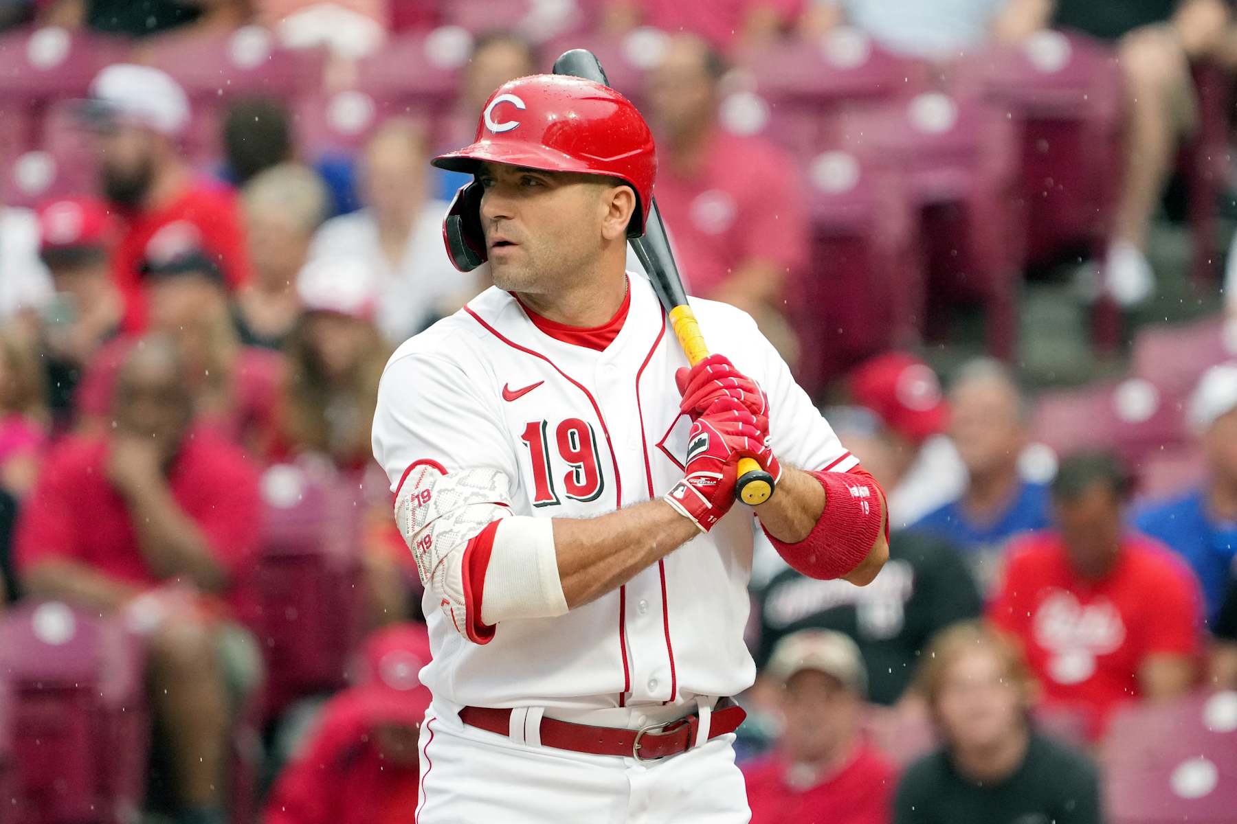 CINCINNATI, OHIO - AUGUST 13: Joey Votto #19 of the Cincinnati Reds bats in the first inning against the Chicago Cubs at Great American Ball Park on August 13, 2022 in Cincinnati, Ohio. (Photo by Dylan Buell/Getty Images)