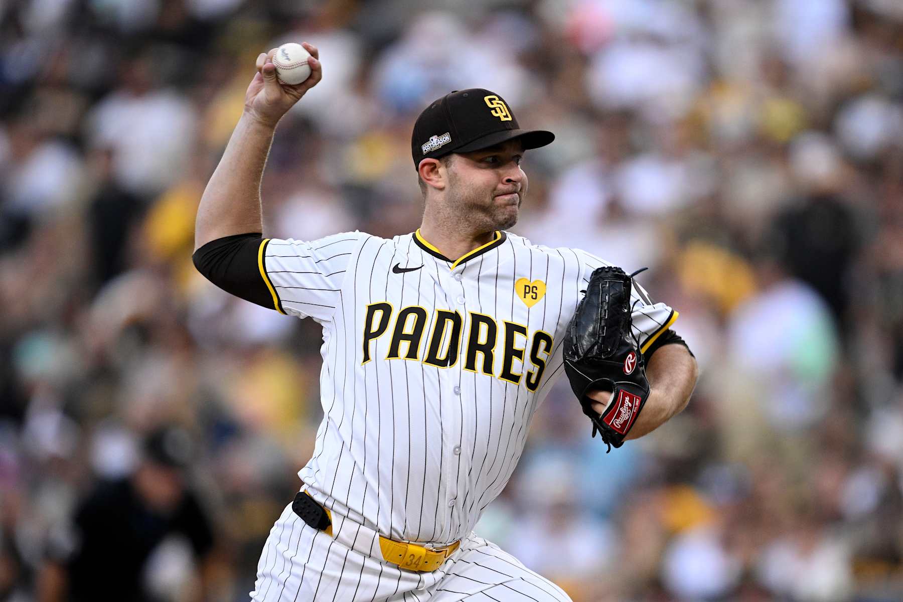 SAN DIEGO, CALIFORNIA - OCTOBER 01: Michael King #34 of the San Diego Padres throws a pitch against the Atlanta Braves during the first inning in Game One of the Wild Card Series at Petco Park on October 01, 2024 in San Diego, California. (Photo by Orlando Ramirez/Getty Images)