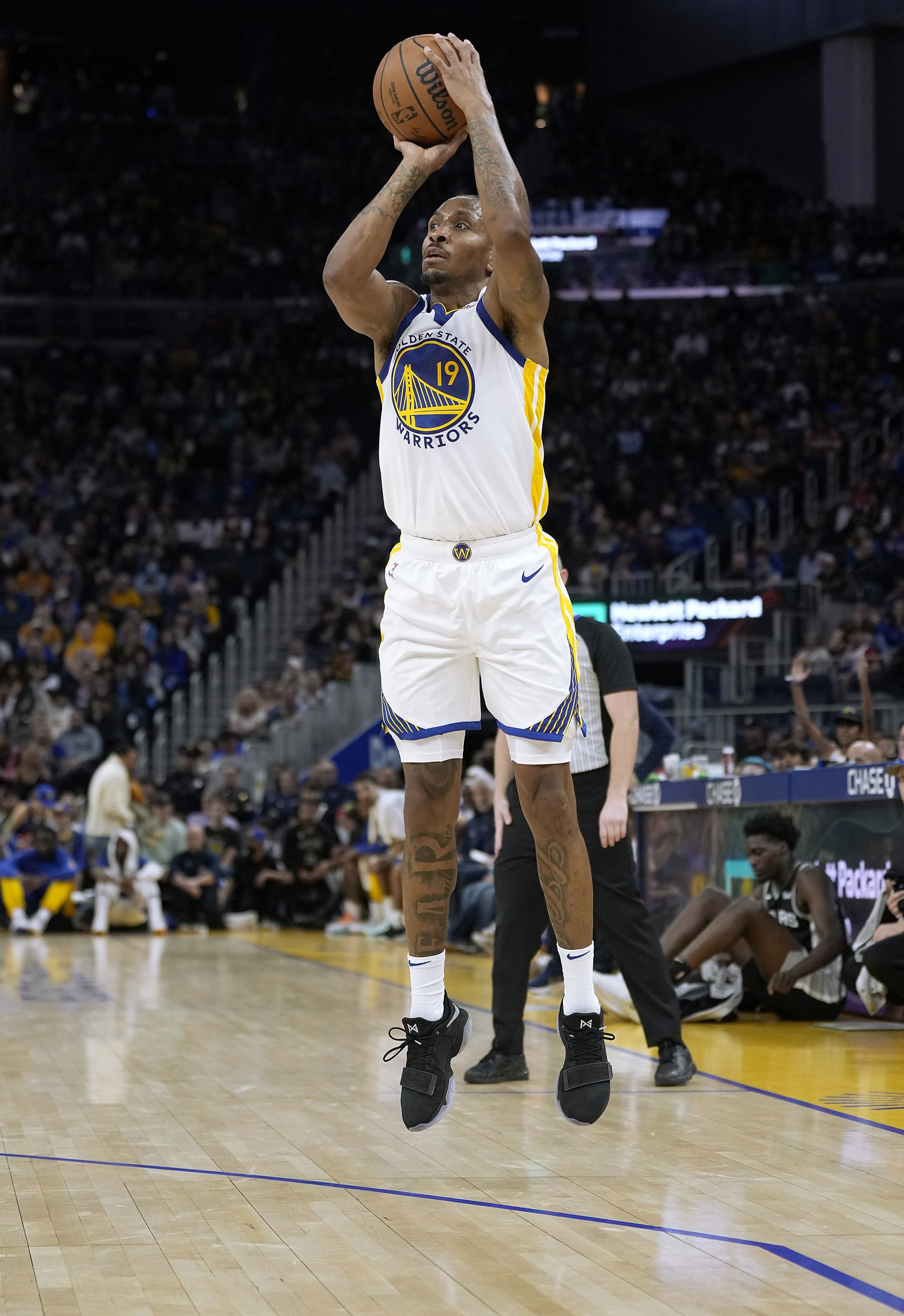 SAN FRANCISCO, CALIFORNIA - OCTOBER 20: Rodney McGruder #19 of the Golden State Warriors shoots a three-point shot against the San Antonio Spurs during the second half of an NBA basketball game at Chase Center on October 20, 2023 in San Francisco, California. NOTE TO USER: User expressly acknowledges and agrees that, by downloading and or using this photograph, User is consenting to the terms and conditions of the Getty Images License Agreement. (Photo by Thearon W. Henderson/Getty Images)