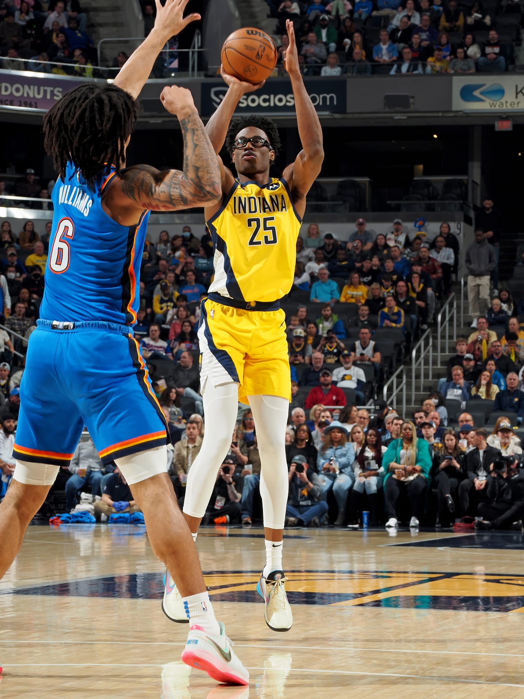 INDIANAPOLIS, IN - MARCH 31: Jalen Smith #25 of the Indiana Pacers shoots a three point basket during the game against the Oklahoma City Thunder on March 31, 2023 at Gainbridge Fieldhouse in Indianapolis, Indiana. NOTE TO USER: User expressly acknowledges and agrees that, by downloading and or using this Photograph, user is consenting to the terms and conditions of the Getty Images License Agreement. Mandatory Copyright Notice: Copyright 2023 NBAE (Photo by Ron Hoskins/NBAE via Getty Images)
