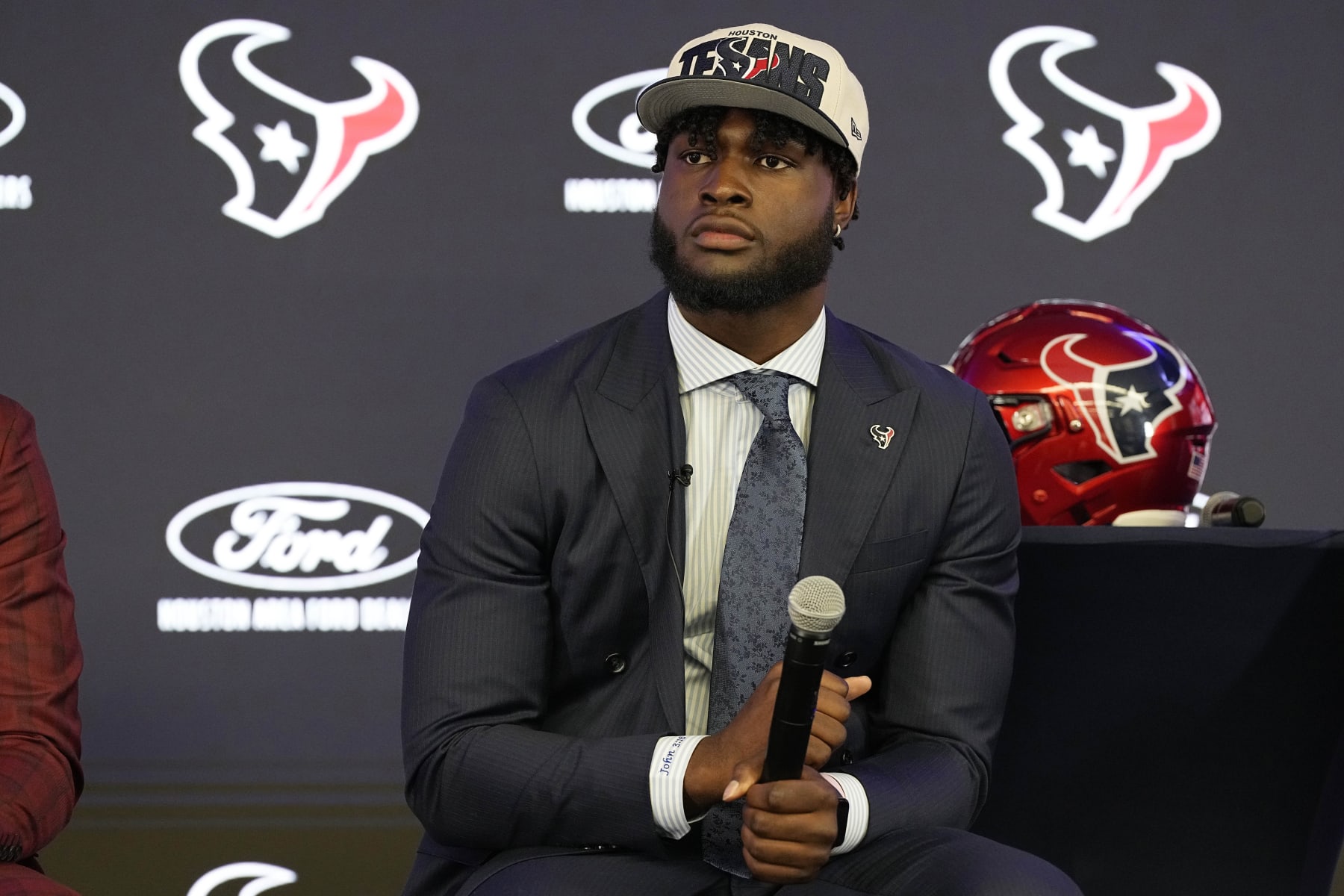 Houston Texans linebacker Will Anderson Jr. answers questions during an introductory press conference, Friday, April 28, 2023, in Houston. Anderson Jr. was selected in the first round, third overall, by the Texans in the NFL Draft on Thursday. (AP Photo/Kevin M. Cox)