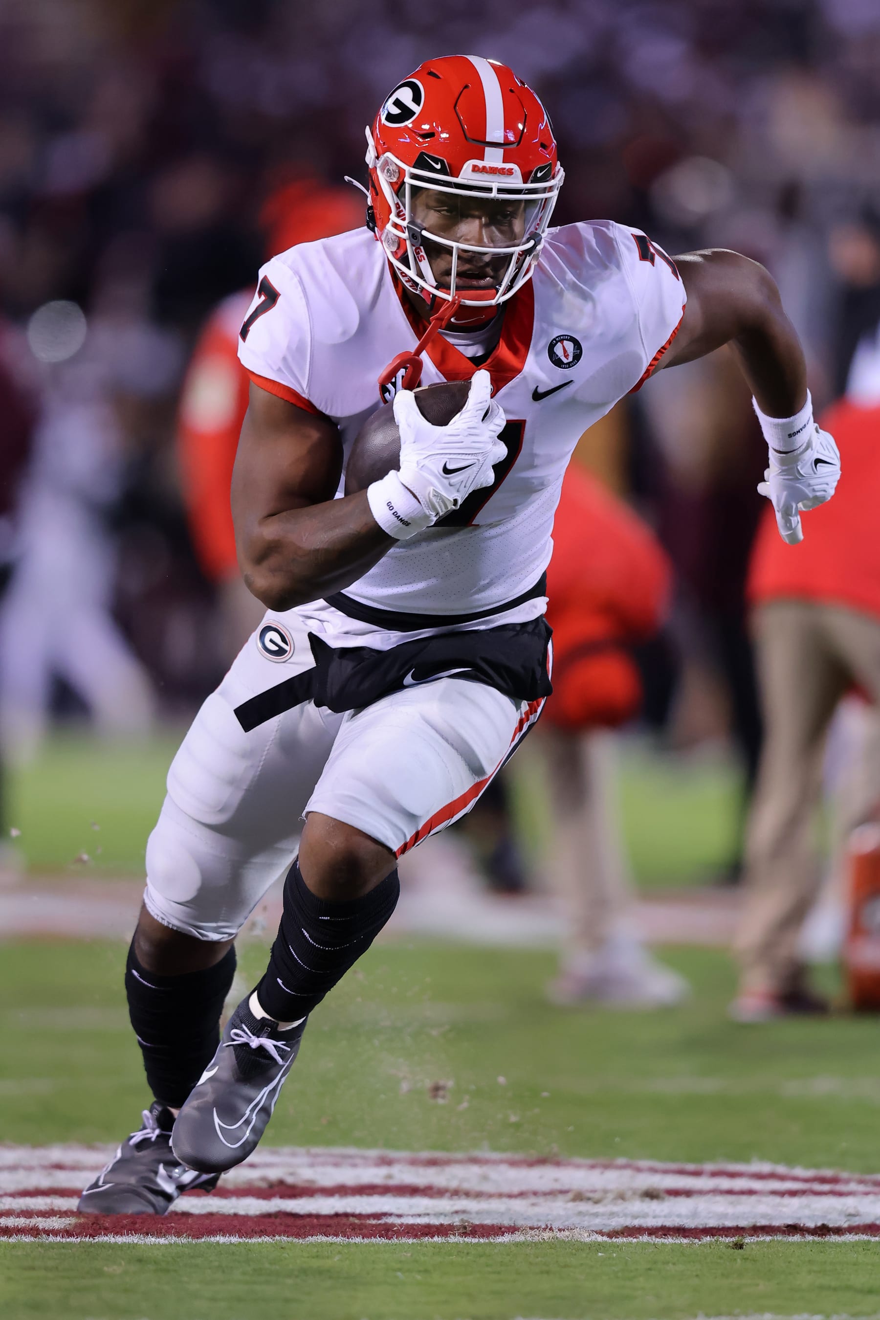 STARKVILLE, MISSISSIPPI - NOVEMBER 12: Arik Gilbert #7 of the Georgia Bulldogs warms up during a game against the Mississippi State Bulldogs at Davis Wade Stadium on November 12, 2022 in Starkville, Mississippi. (Photo by Jonathan Bachman/Getty Images)