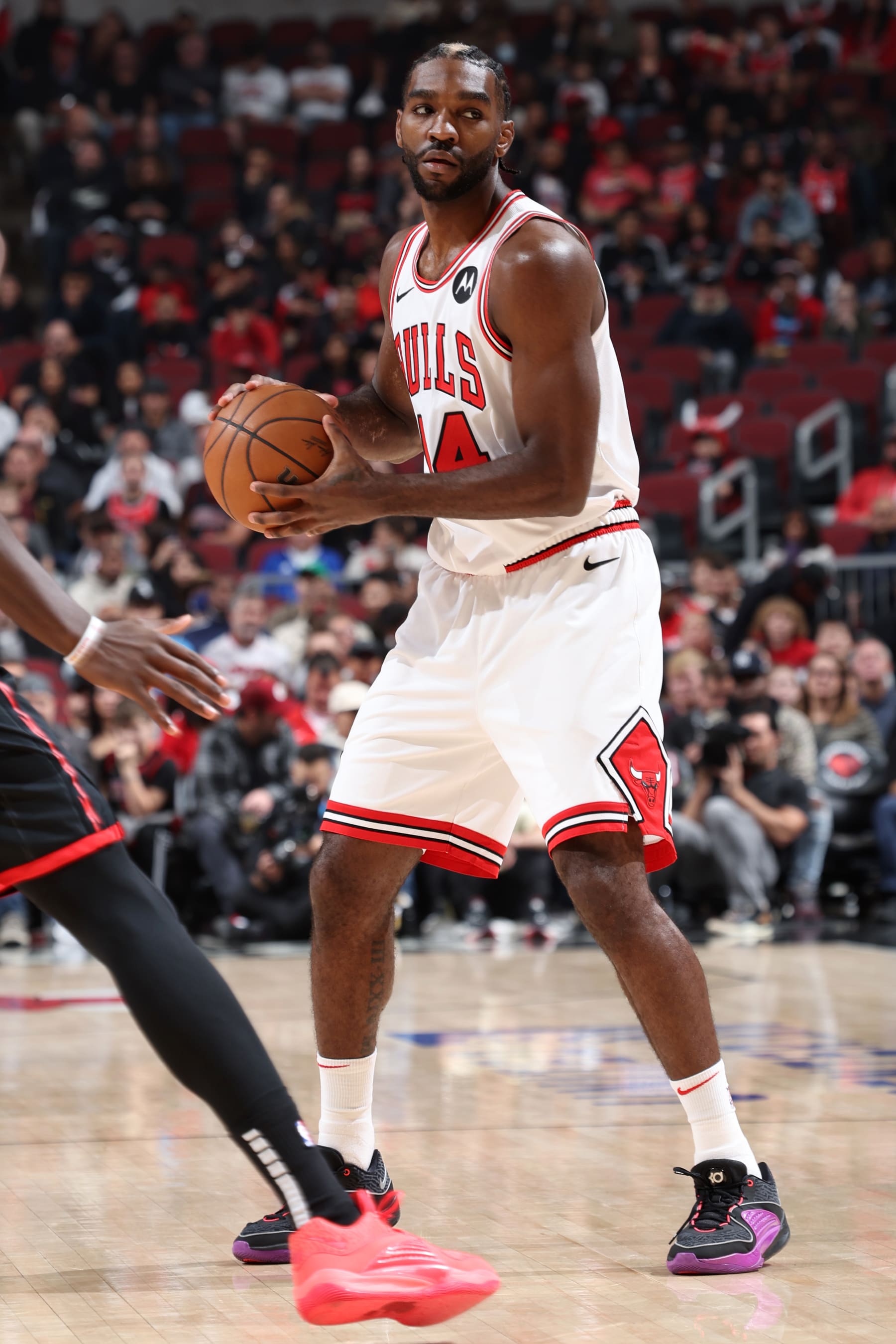 CHICAGO, IL - OCTOBER 27: Patrick Williams #44 of the Chicago Bulls handles the ball during the game against the Toronto Raptors on October 27, 2023 at United Center in Chicago, Illinois. NOTE TO USER: User expressly acknowledges and agrees that, by downloading and or using this photograph, User is consenting to the terms and conditions of the Getty Images License Agreement. Mandatory Copyright Notice: Copyright 2023 NBAE (Photo by Jeff Haynes/NBAE via Getty Images)